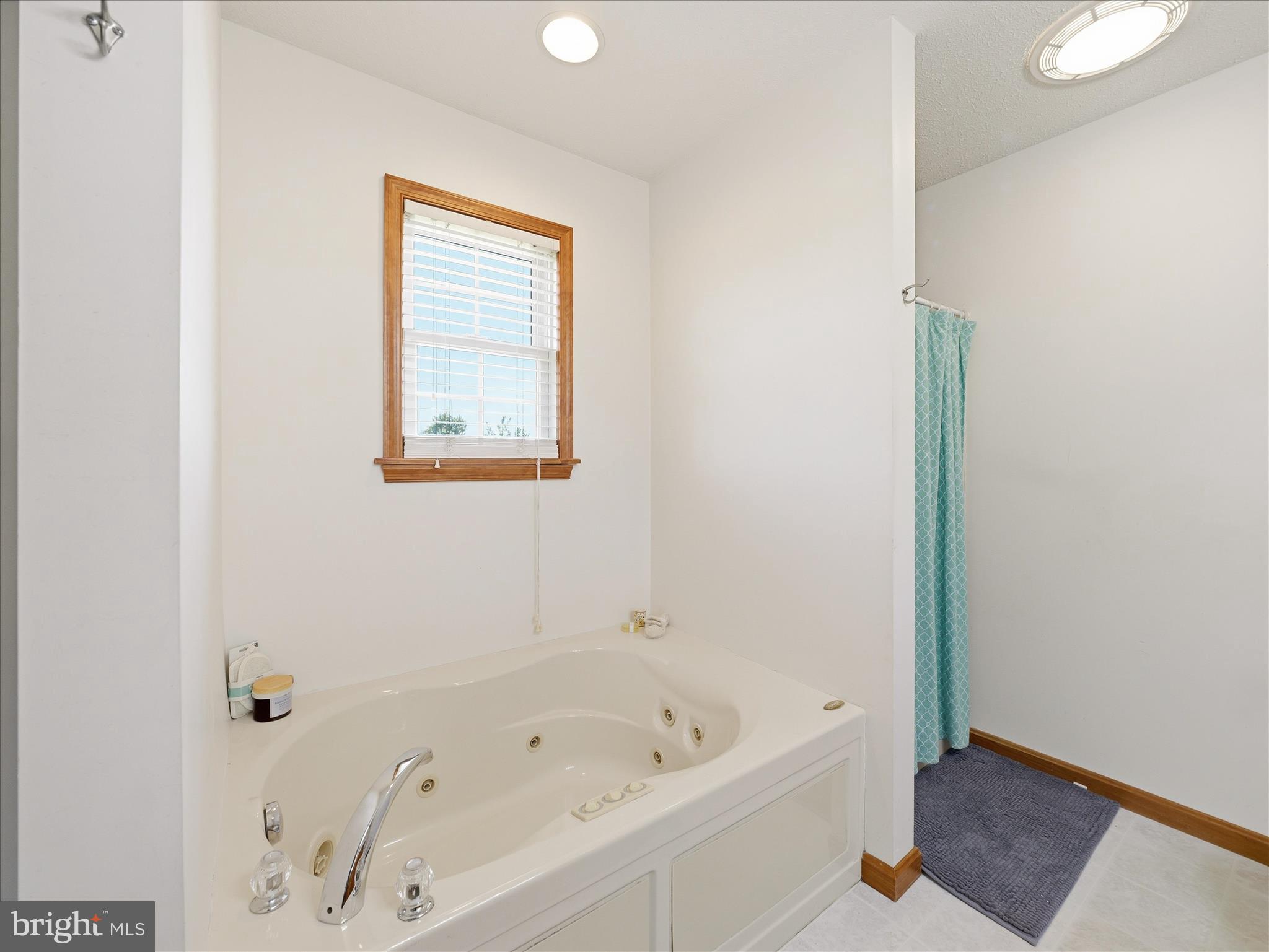 HAMILTON HILLS - Residential