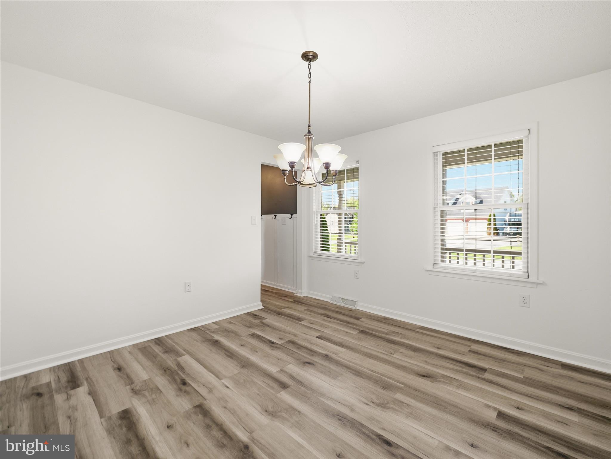 HAMILTON HILLS - Residential