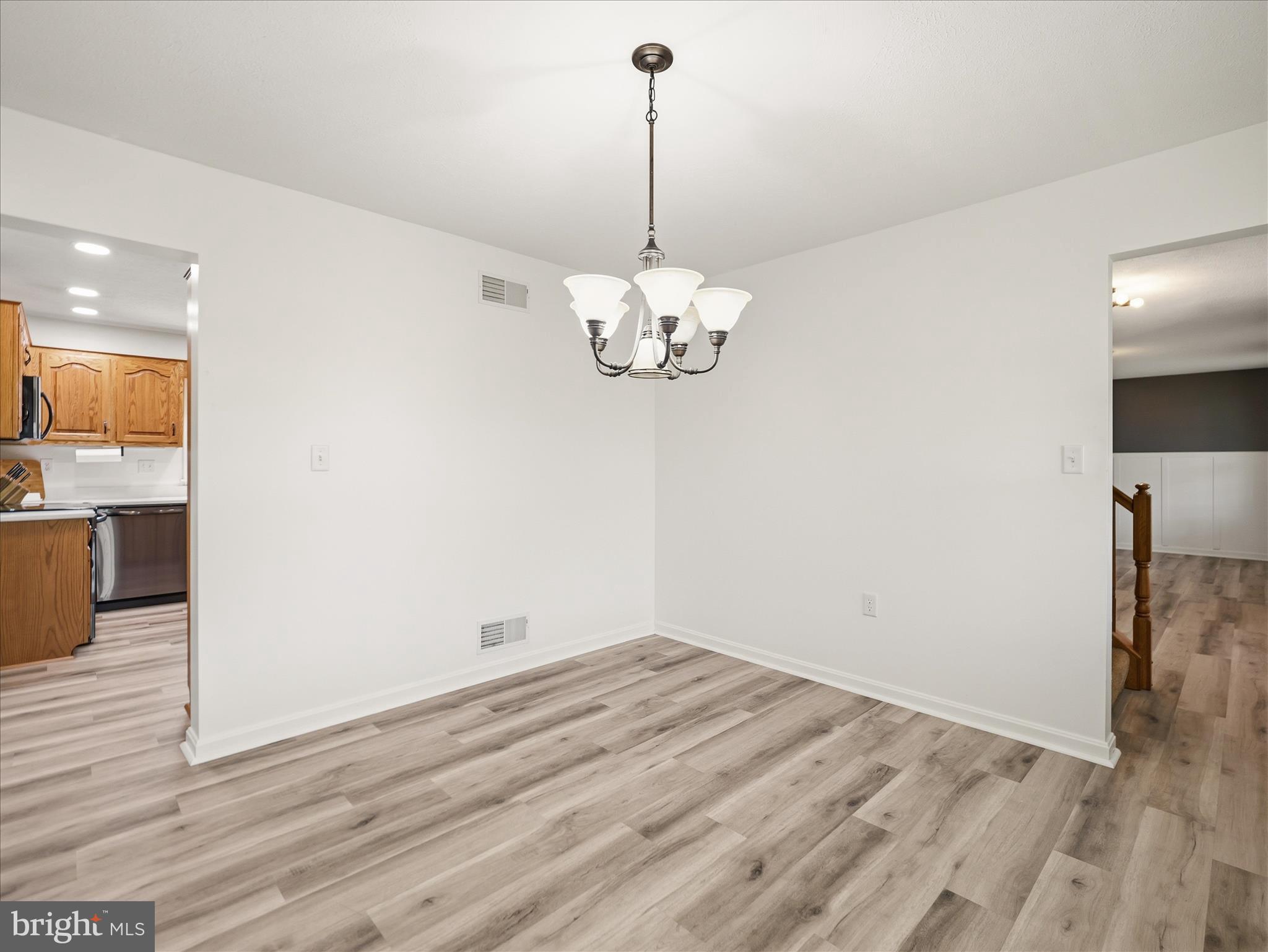 HAMILTON HILLS - Residential