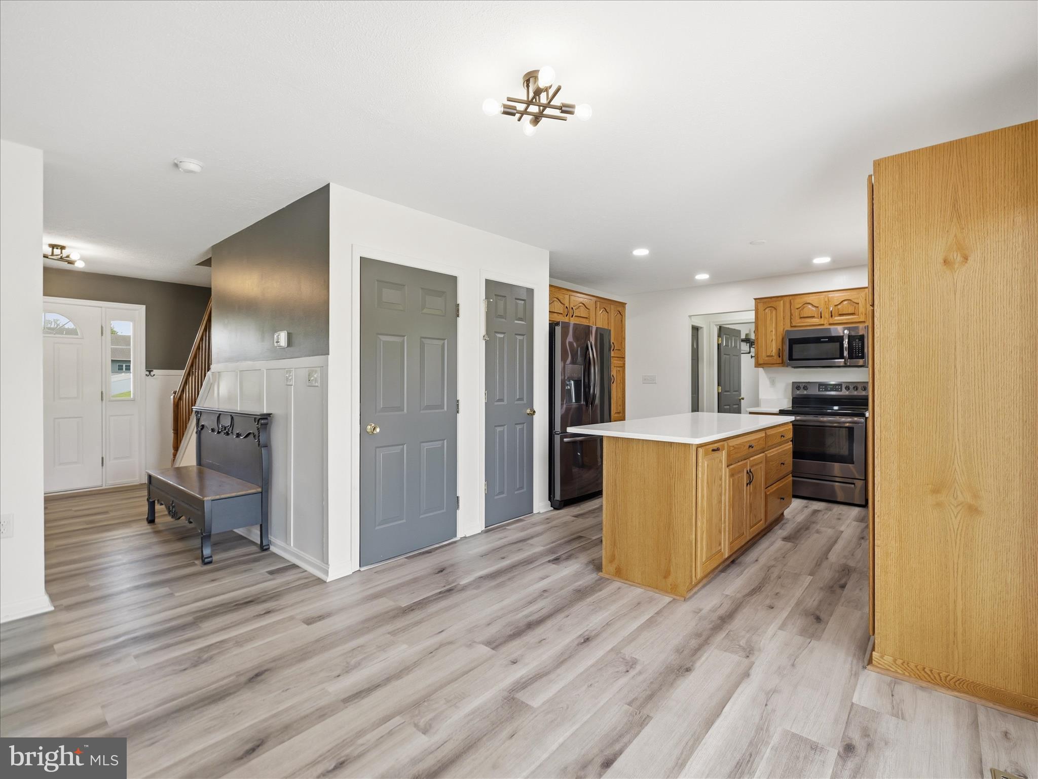HAMILTON HILLS - Residential