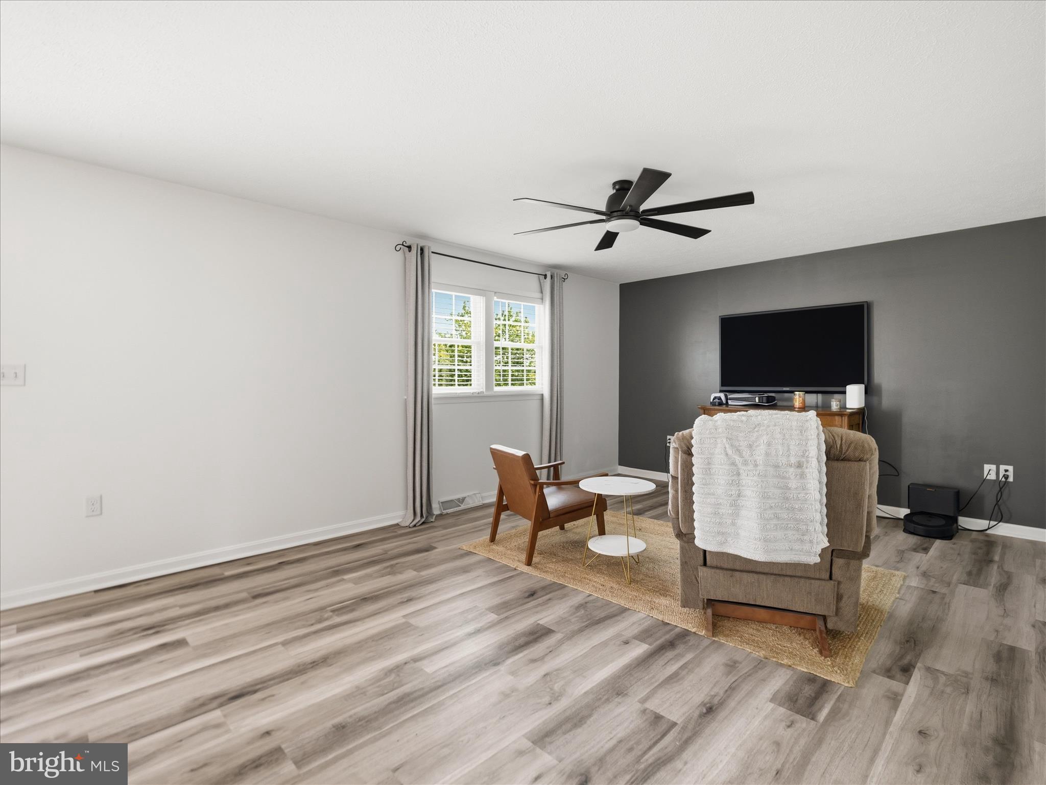 HAMILTON HILLS - Residential