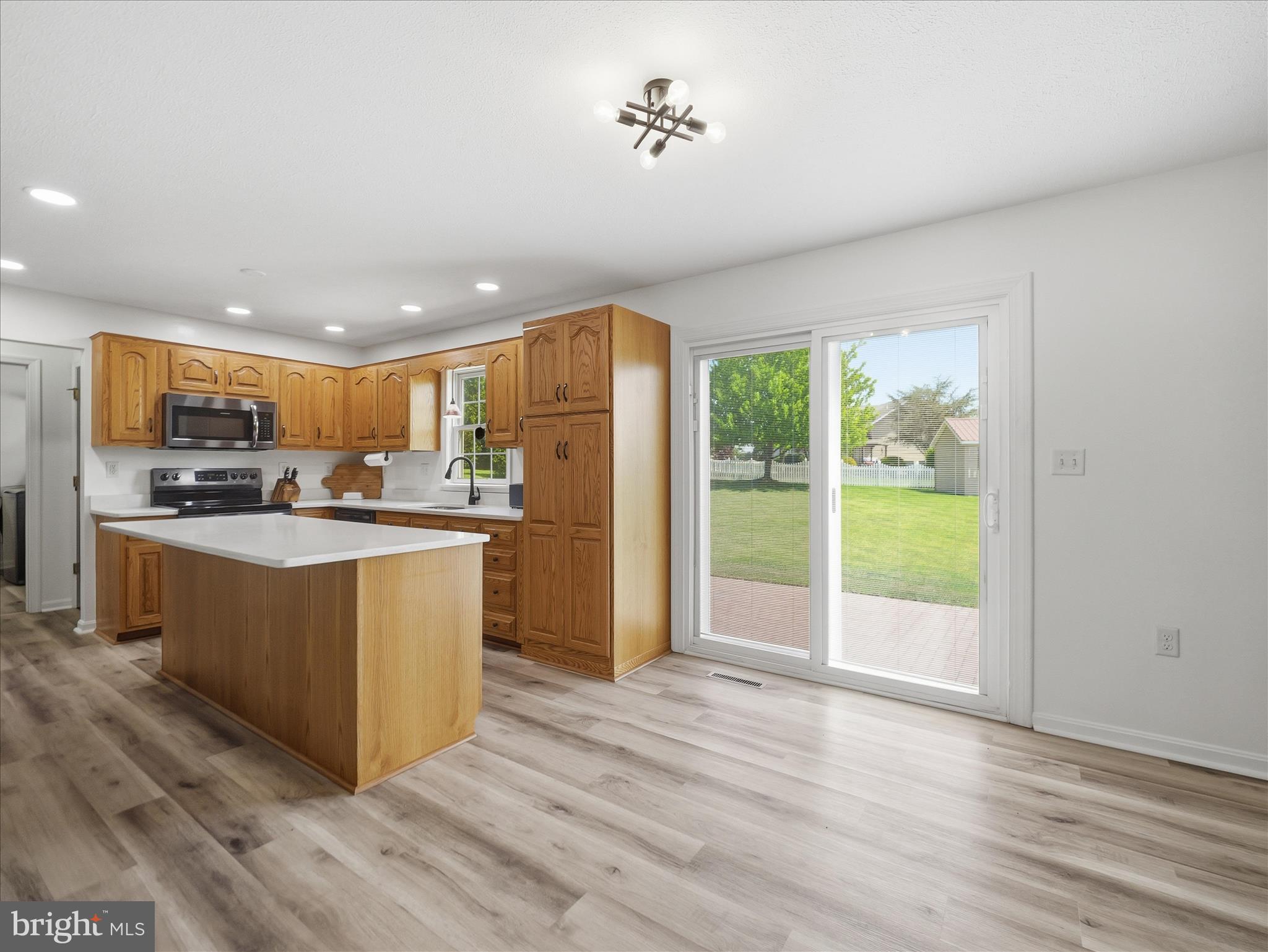 HAMILTON HILLS - Residential