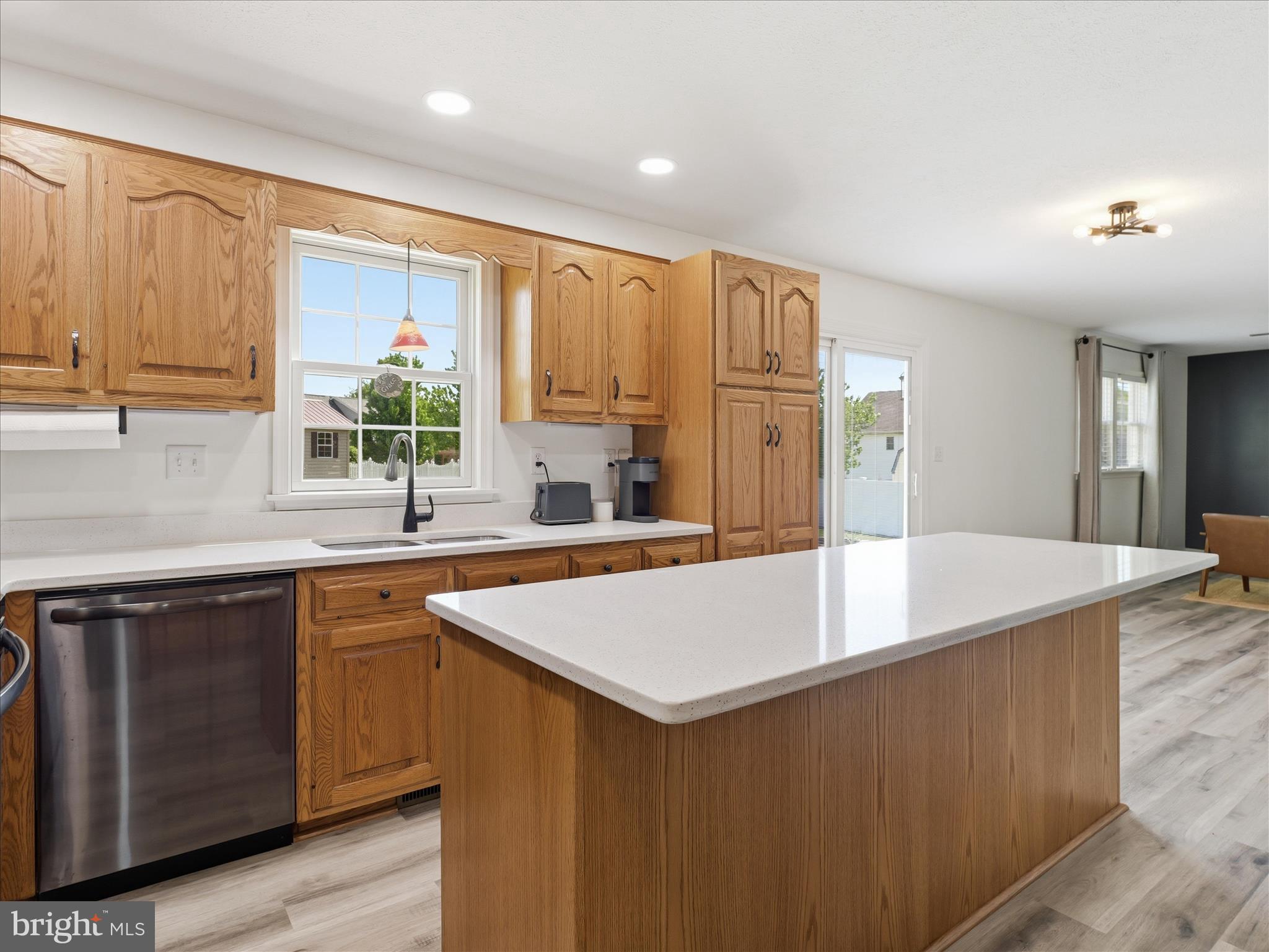 HAMILTON HILLS - Residential