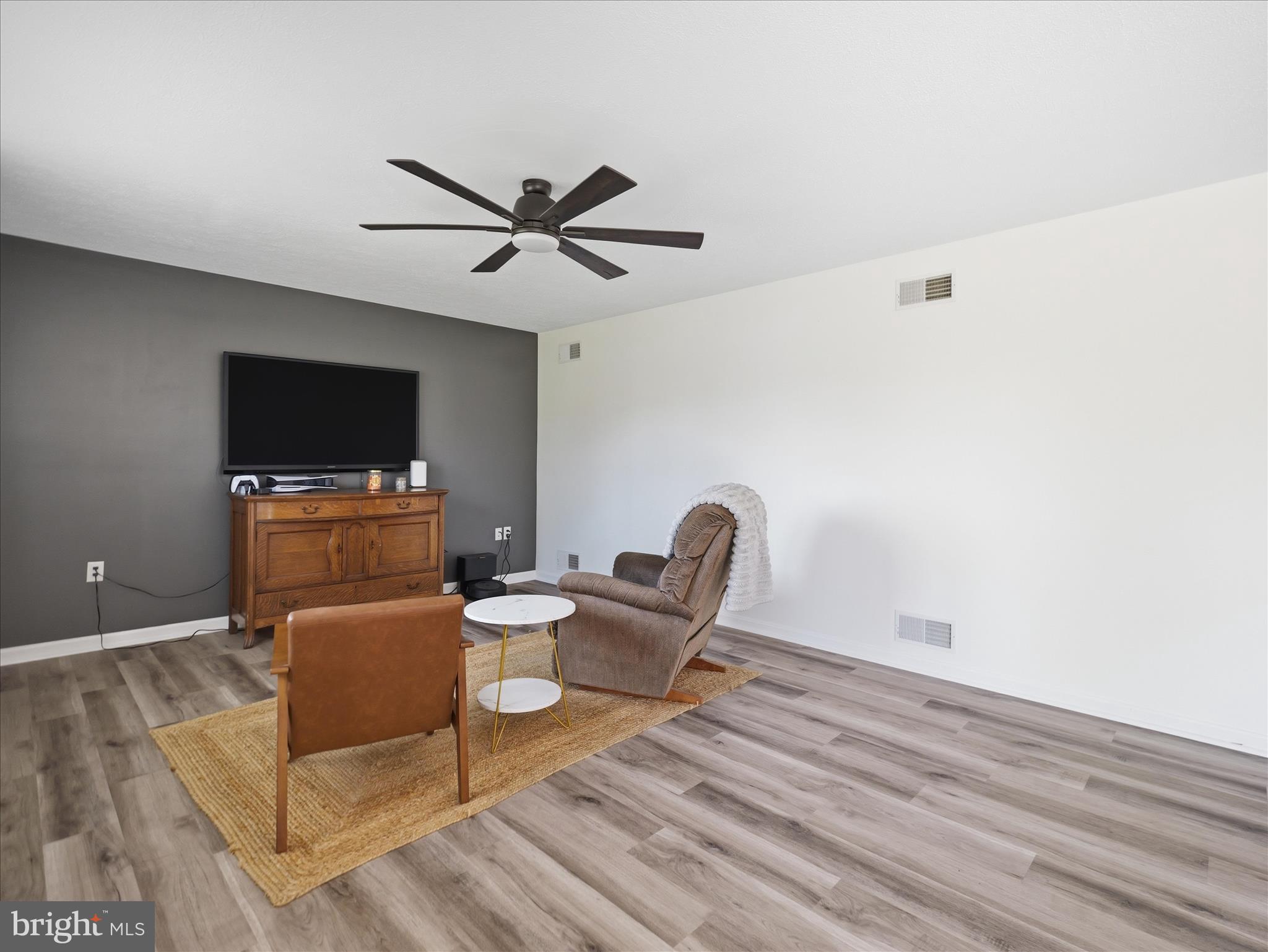 HAMILTON HILLS - Residential