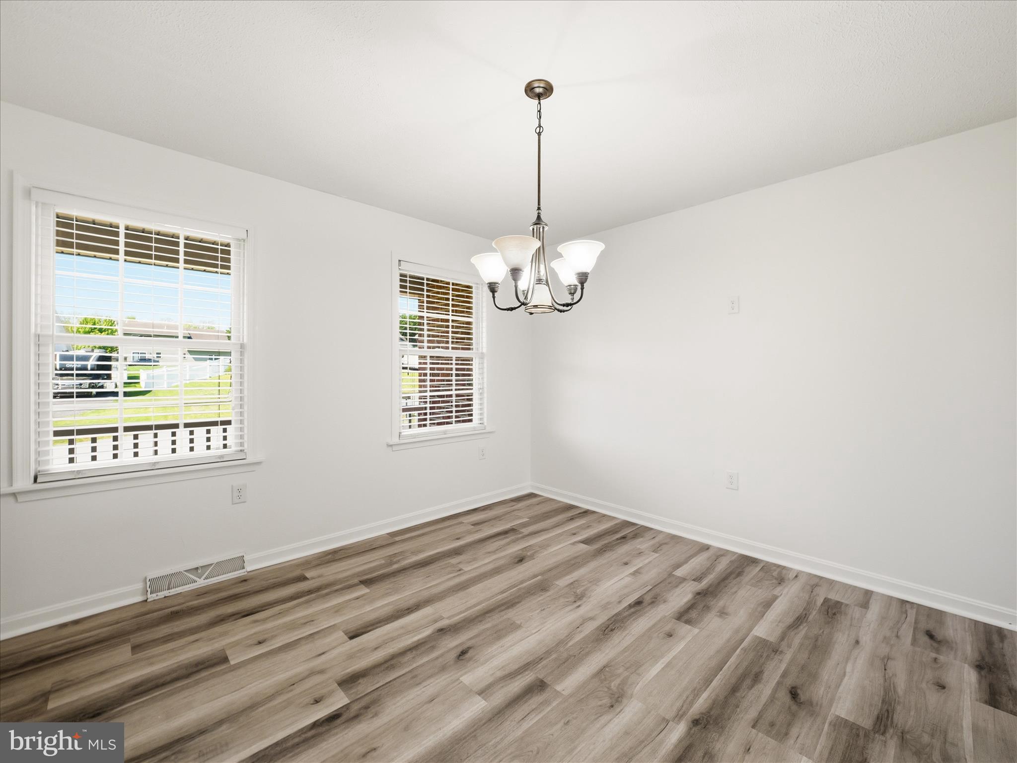 HAMILTON HILLS - Residential
