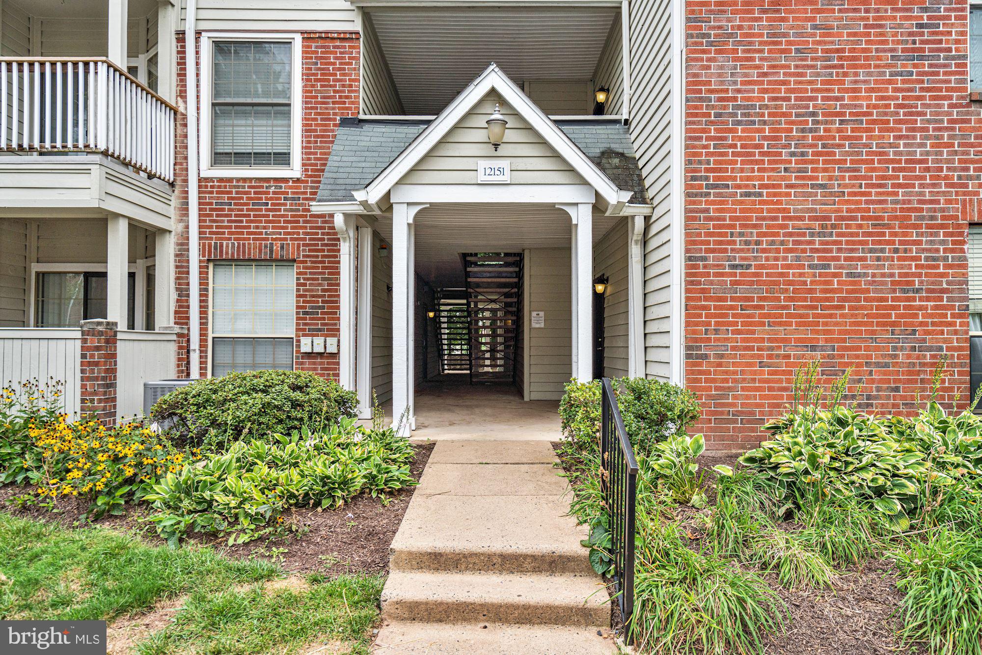 Beautiful, spacious and bright 1 Bedroom and 1 Bathroom Condo on 3rd floor with Vaulted ceilings, LVP flooring, Wood burning fireplace. Newer kitchen, stainless appliances. Walk-in-Closet, Washer-Dryer in Unit, large Balcony and storage. Parking spot # 617, plenty of visitor parking. Community pool. Golf Course Community. Close to 66, 50 and Fairfax Corner, Shops and Restaurant.