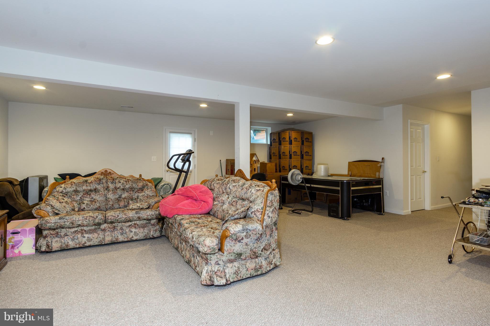 HOMEPLACE ON PELHAMS REACH - Residential