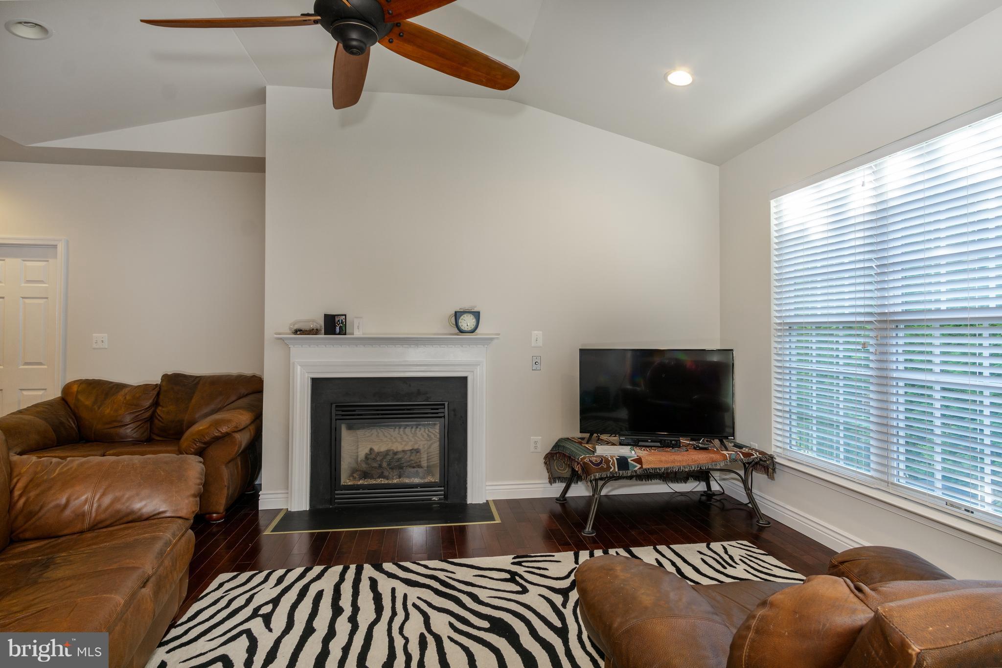 HOMEPLACE ON PELHAMS REACH - Residential