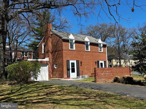 Homes For Rent - 4401 Arlington Boulevard<br/> ARLINGTON, VA 22203