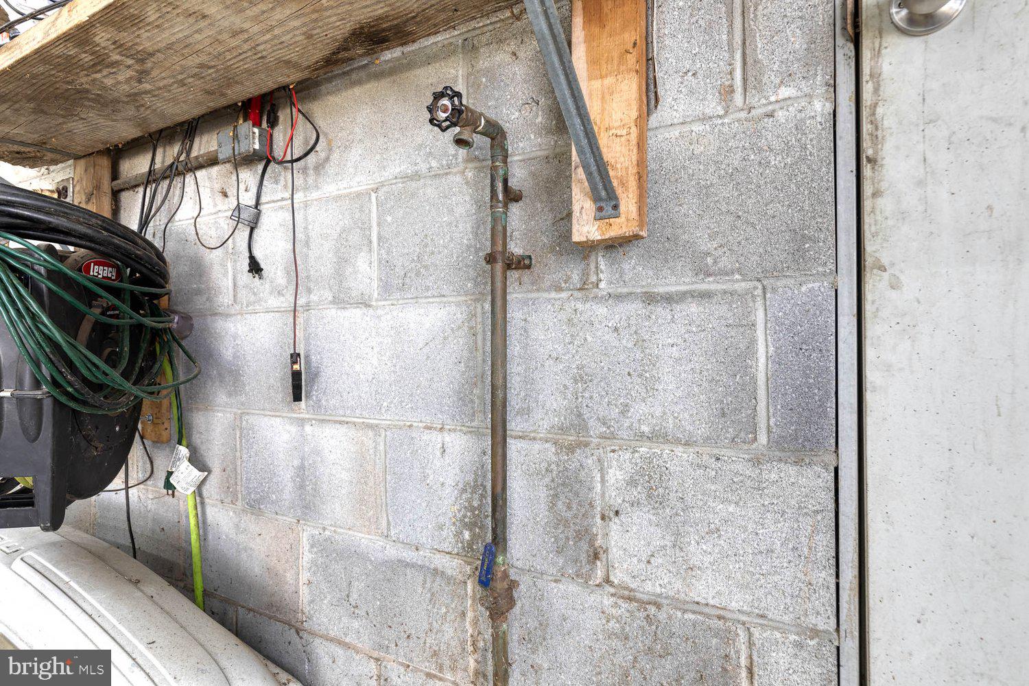 BACK RIVER HIGHLANDS - Residential