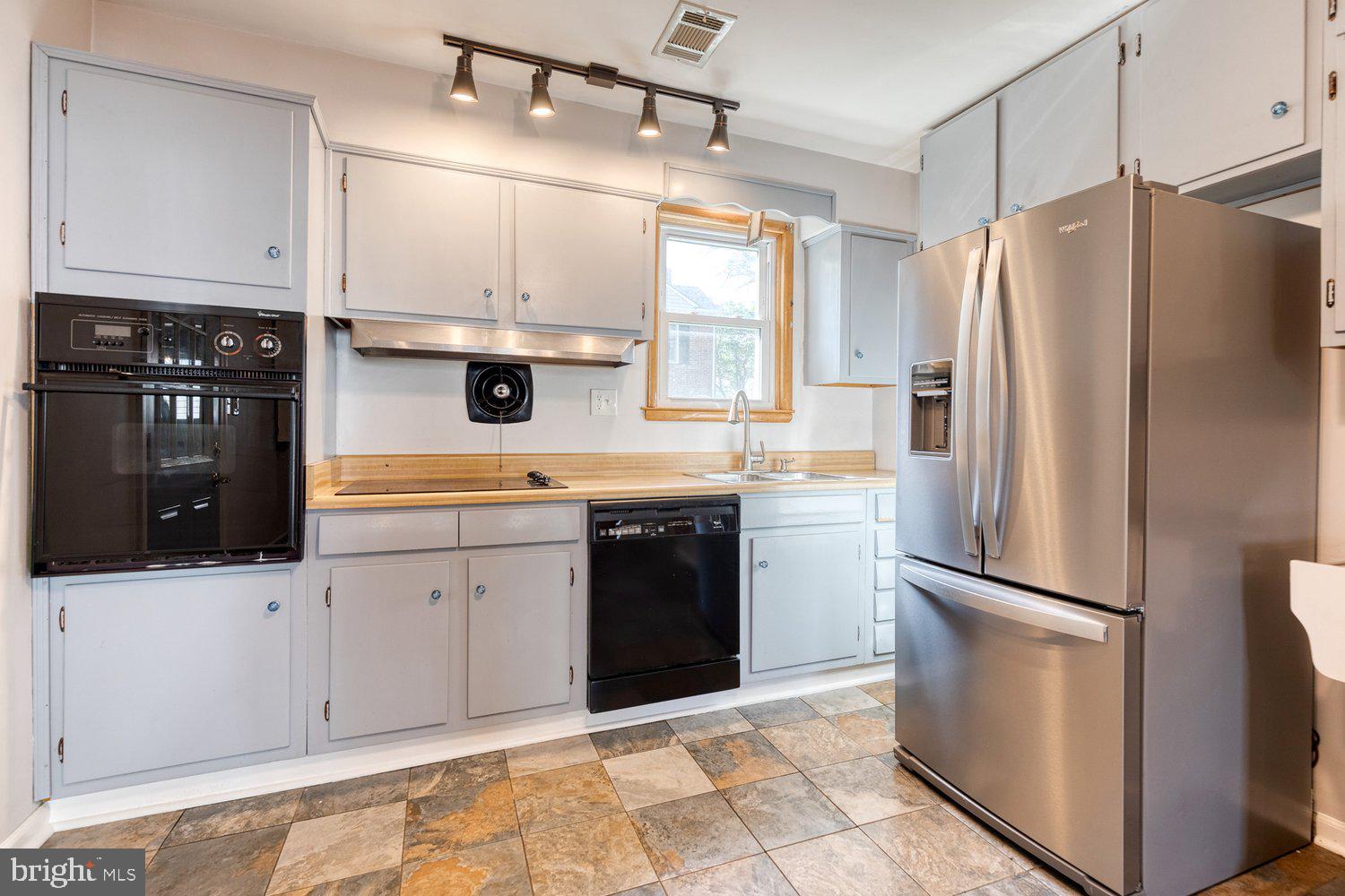 BACK RIVER HIGHLANDS - Residential