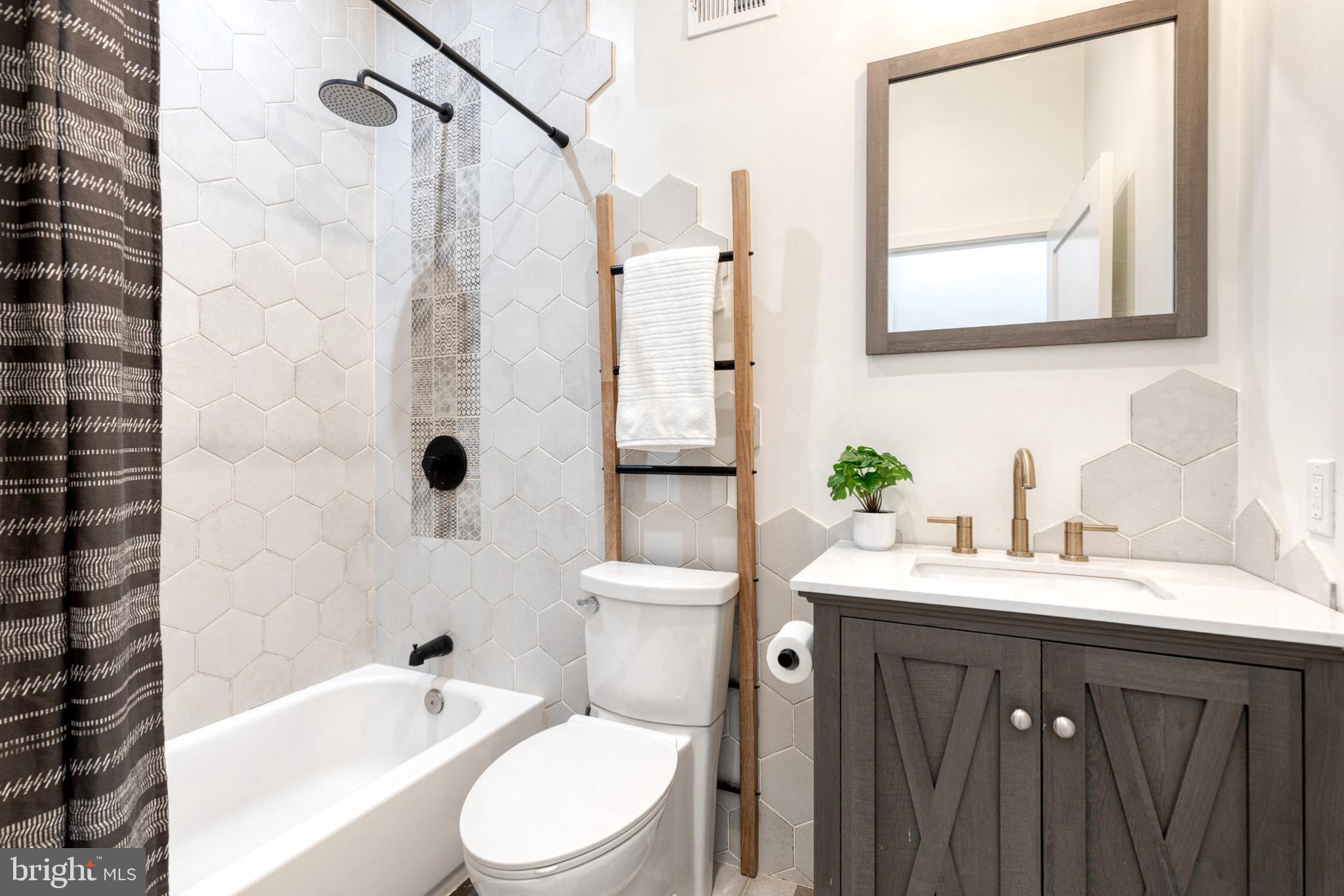 HIGHLANDTOWN - Residential