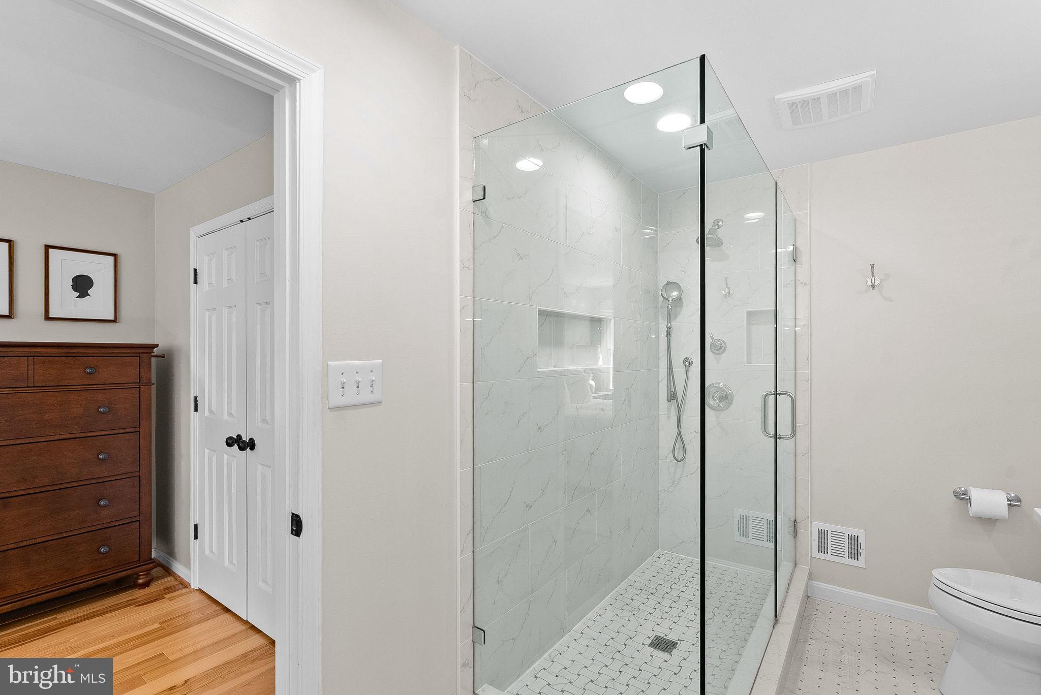 HICKORY CREEK - Residential