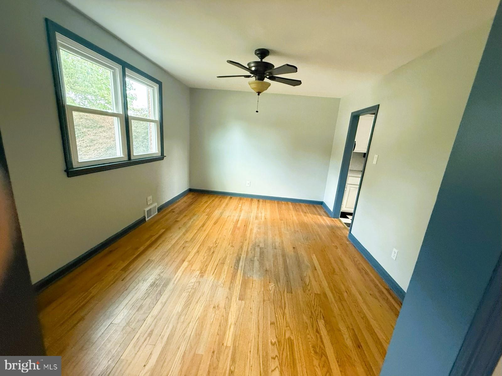 5 FERNCLIFF ROAD