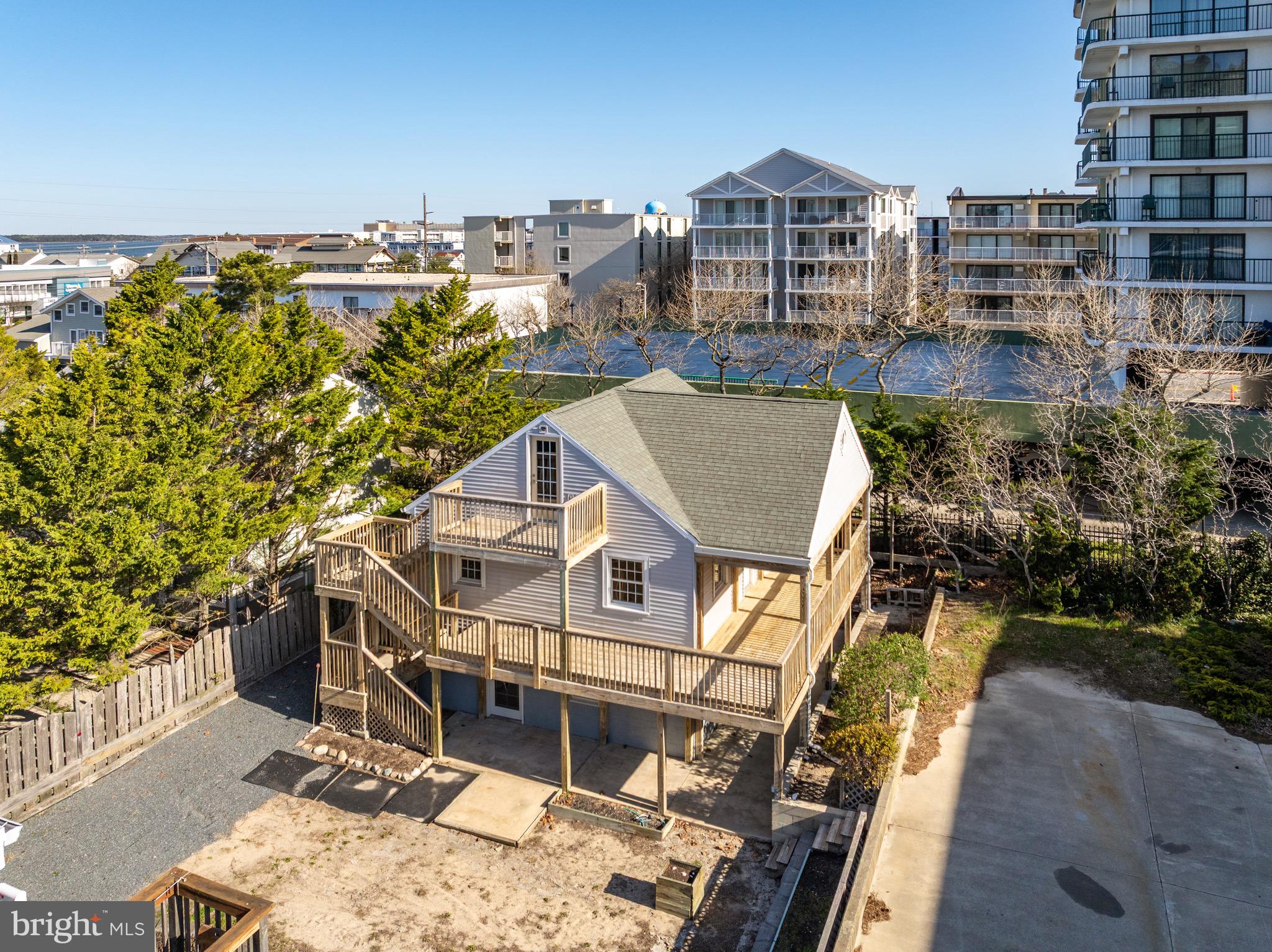 10 34TH STREET A