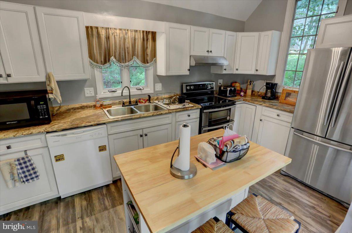 GREENE KNOLLS - Residential