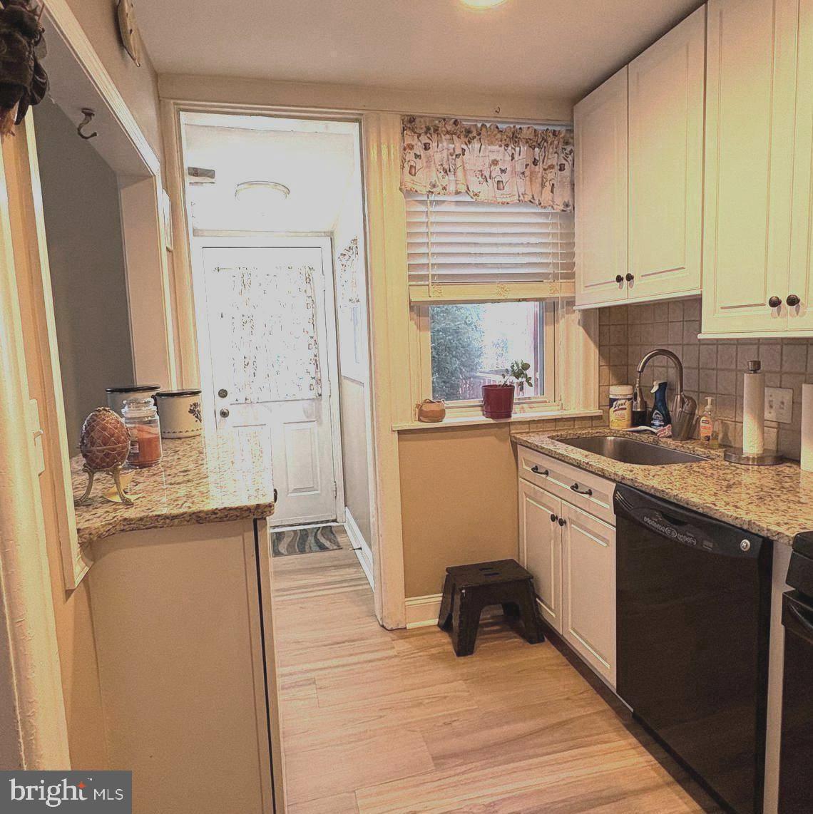 FIVE POINTS - Residential