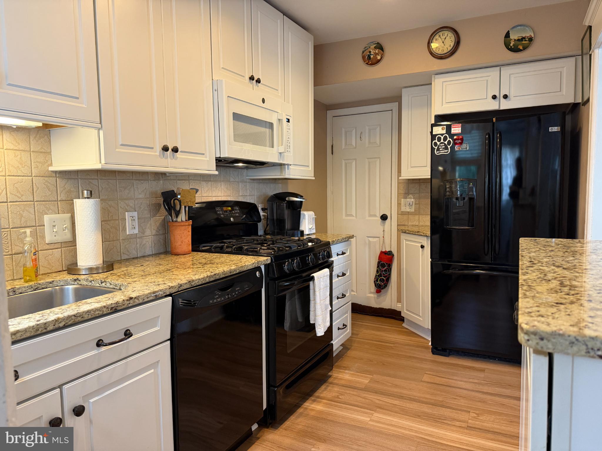 FIVE POINTS - Residential