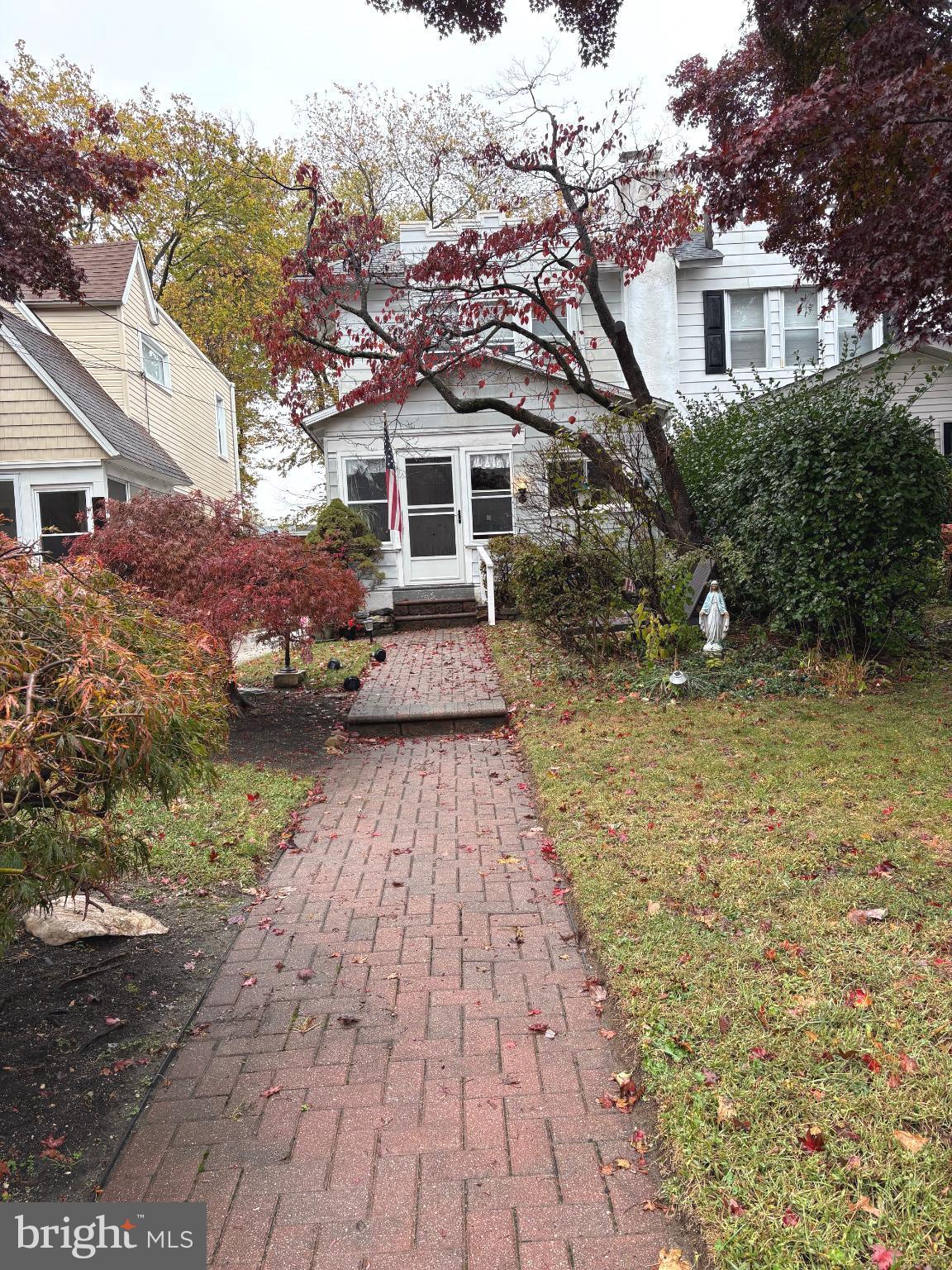 FIVE POINTS - Residential