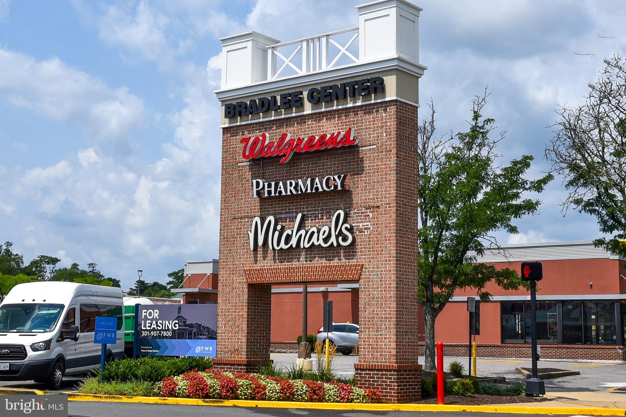 FAIRLINGTON VILLAGES - Residential