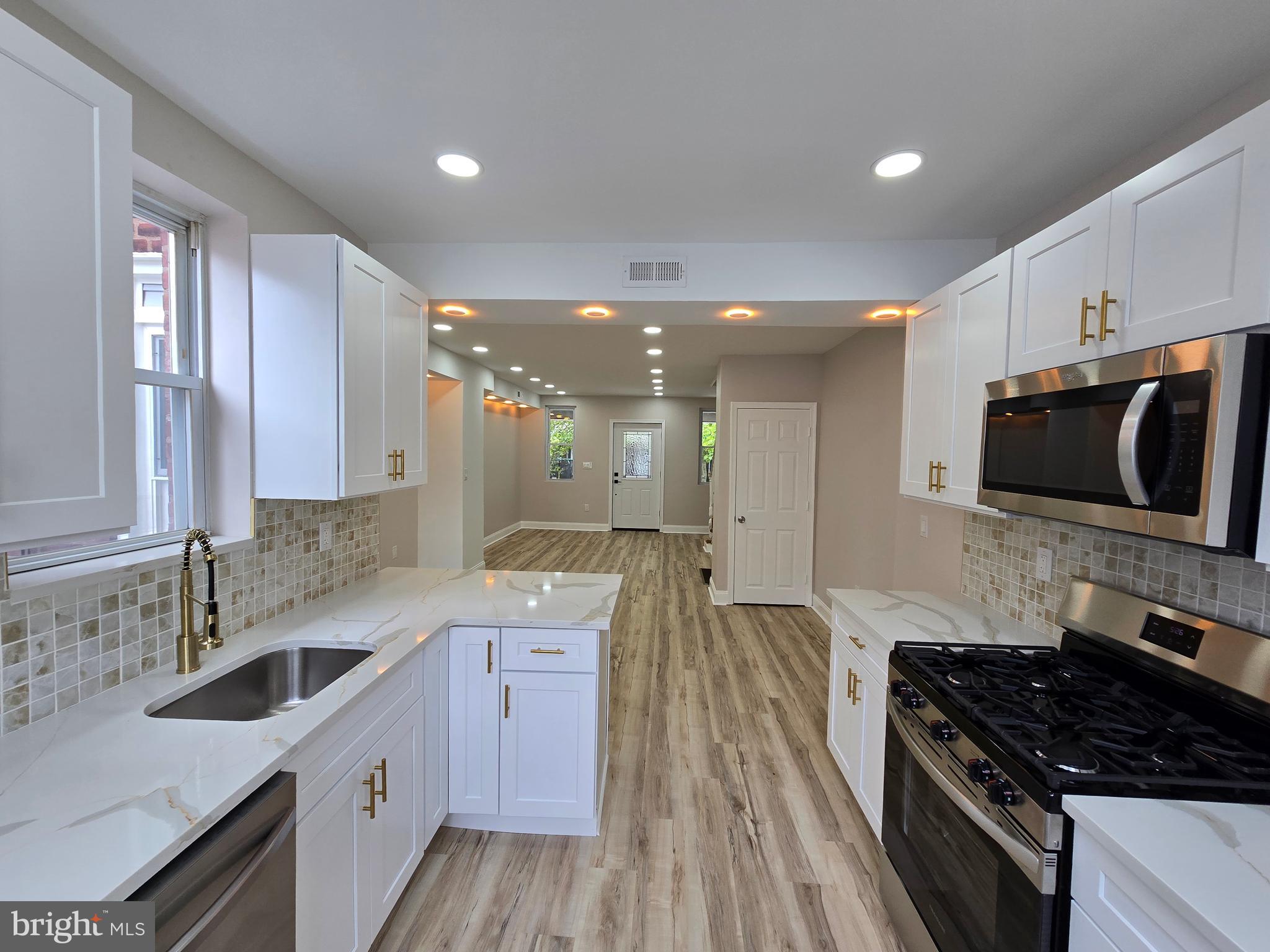 LAWNCREST - Residential