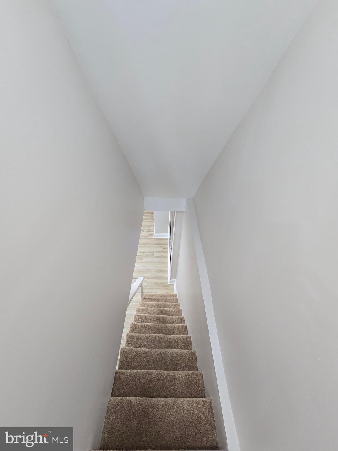 LAWNCREST - Residential