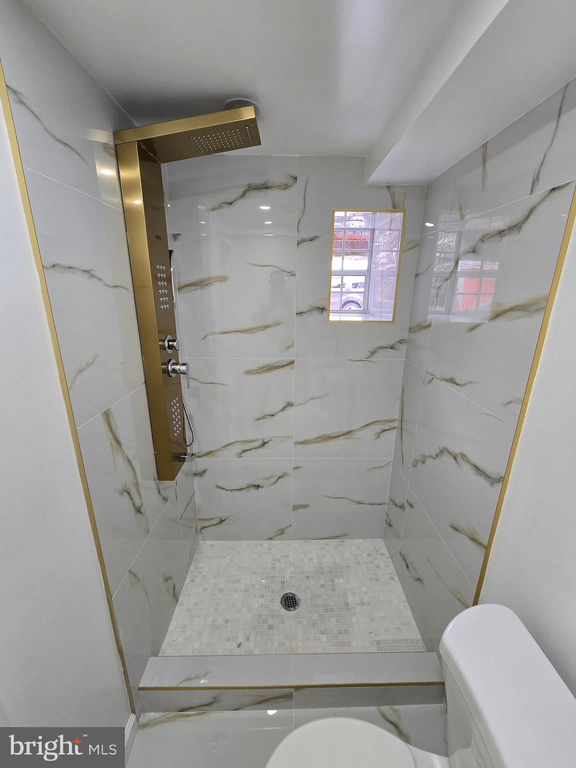 LAWNCREST - Residential