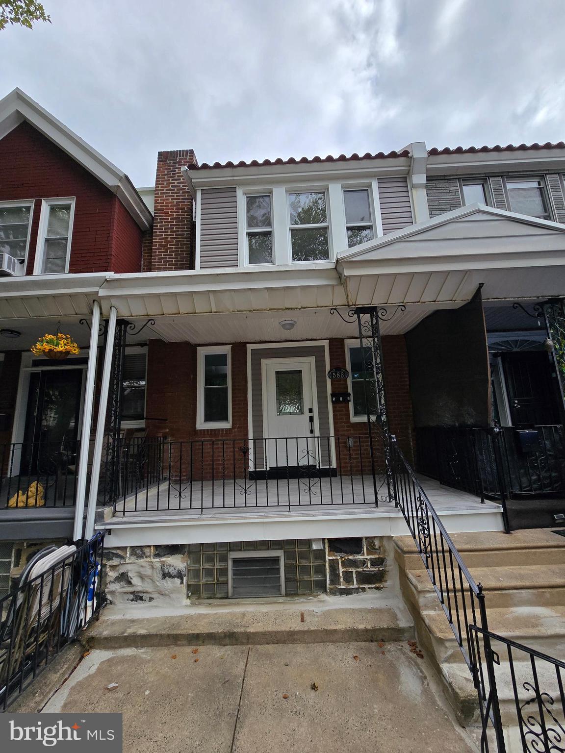 LAWNCREST - Residential