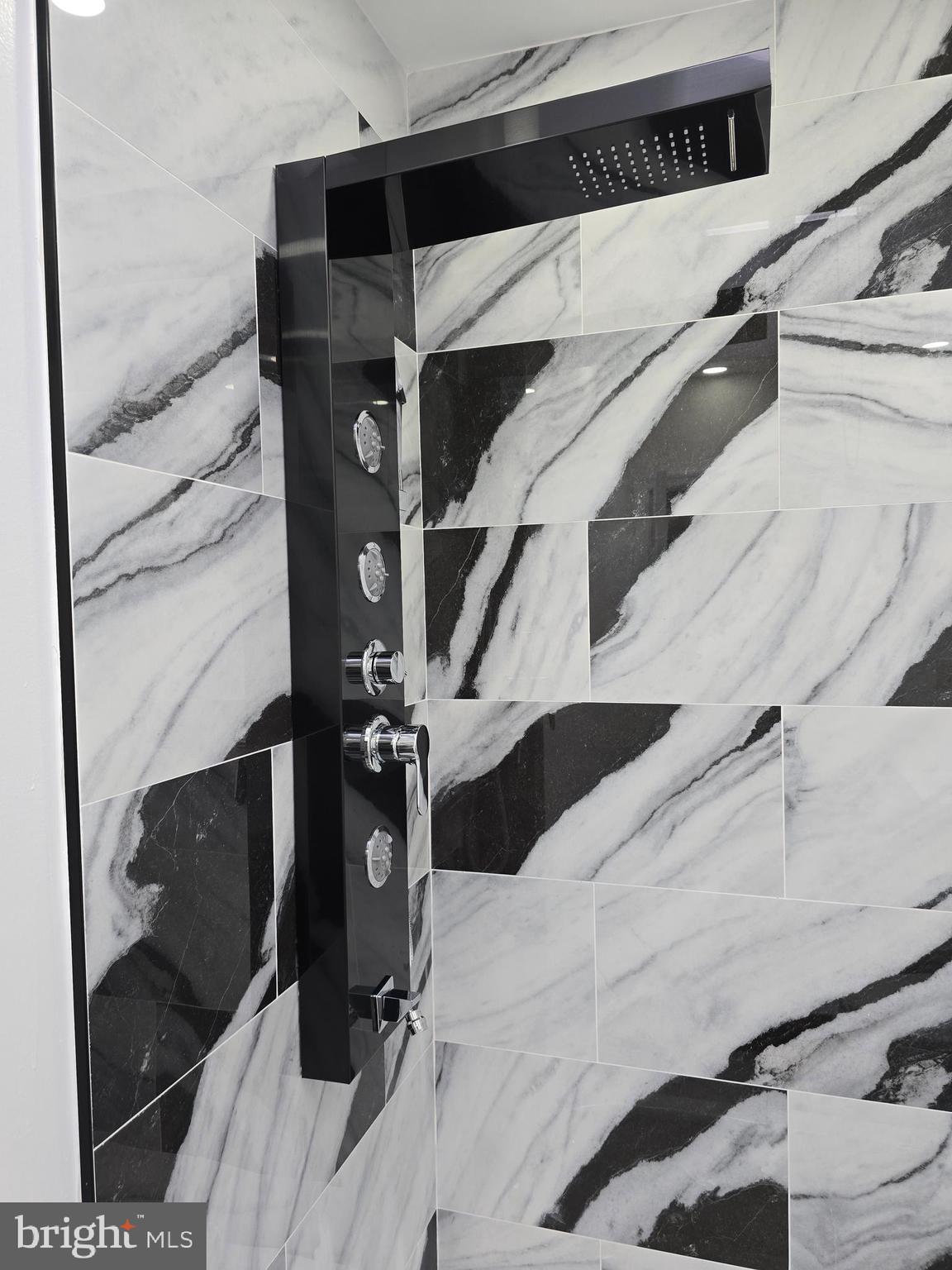 LAWNCREST - Residential