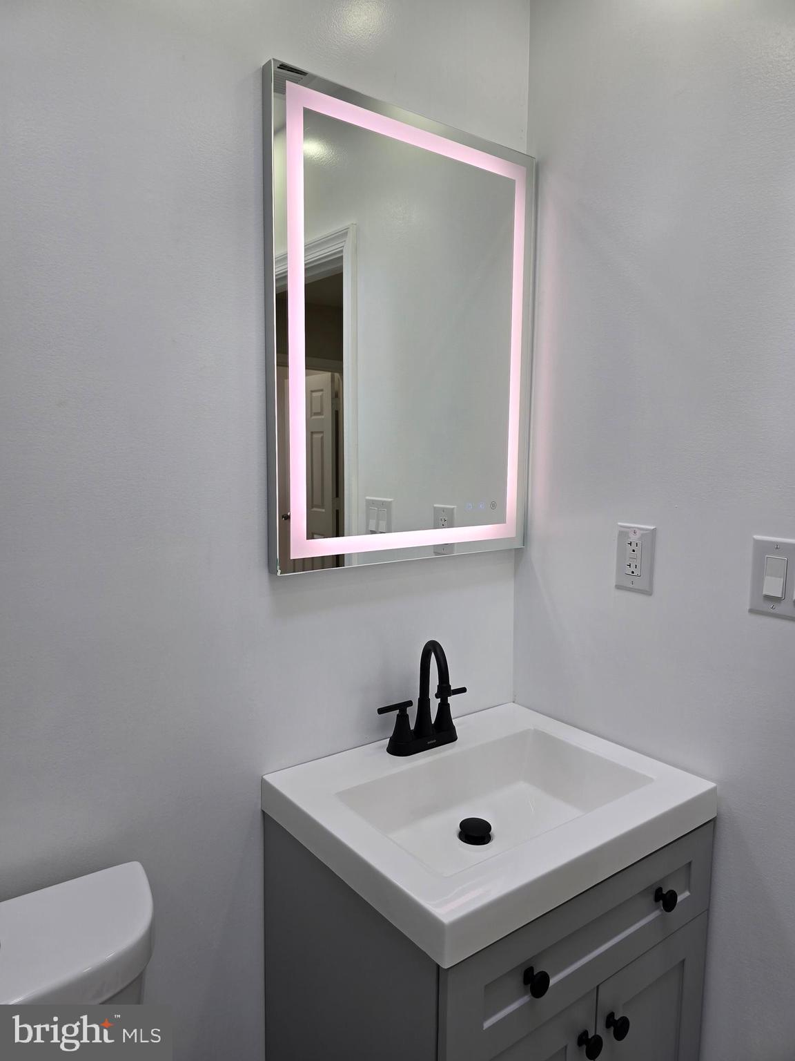 LAWNCREST - Residential