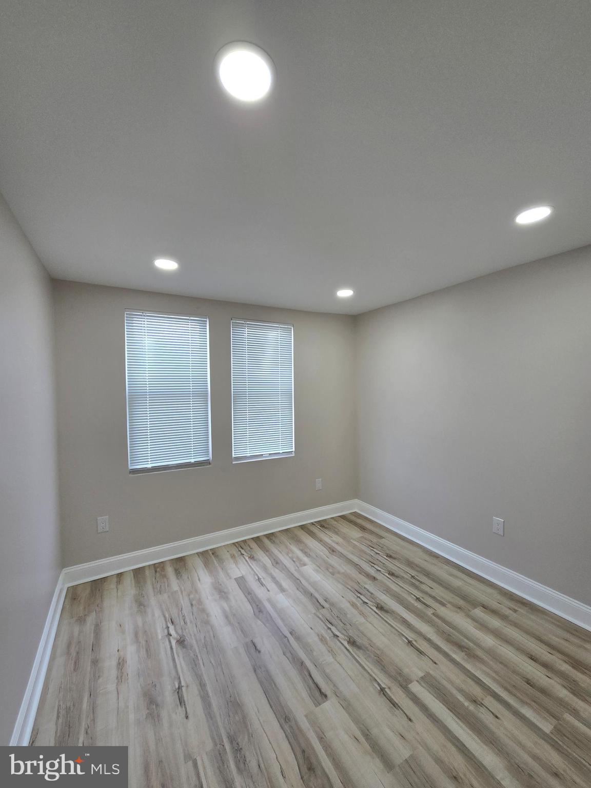 LAWNCREST - Residential