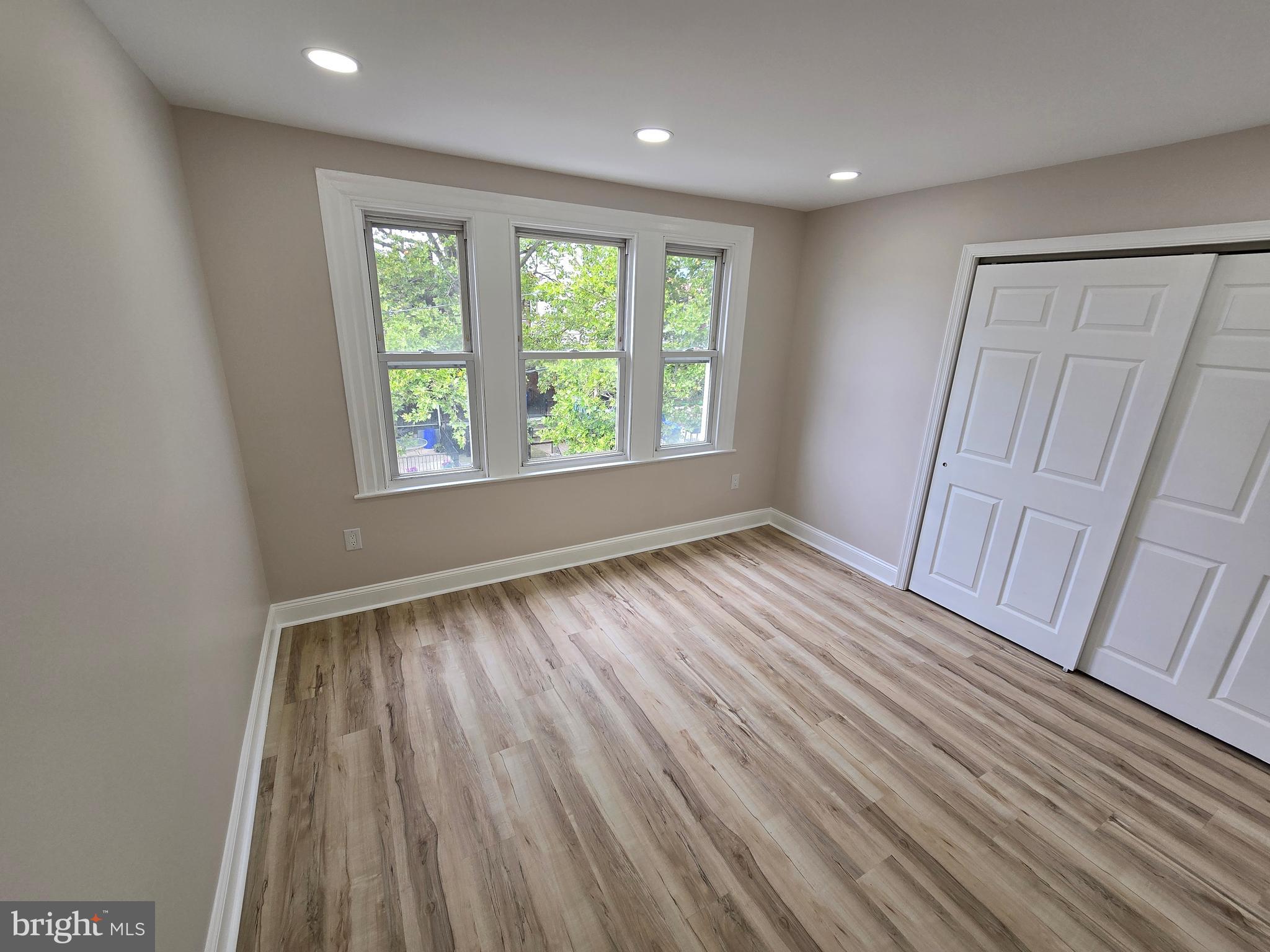 LAWNCREST - Residential