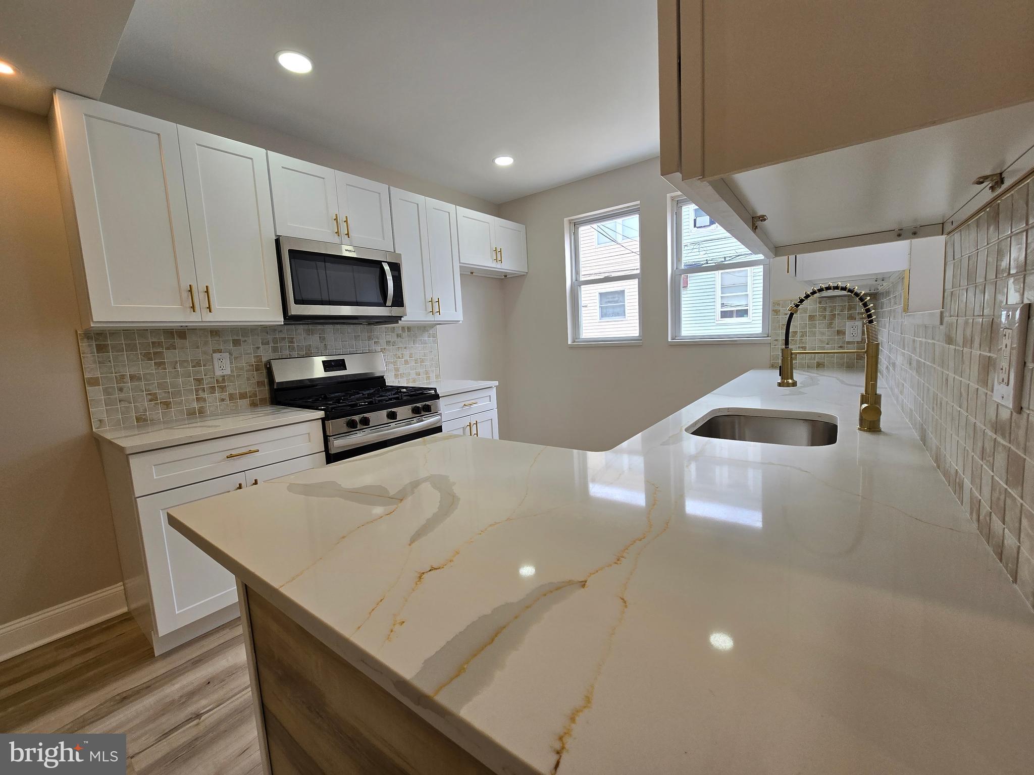 LAWNCREST - Residential