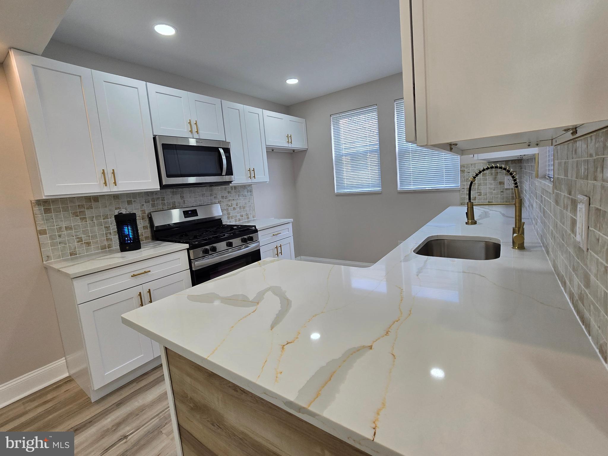 LAWNCREST - Residential