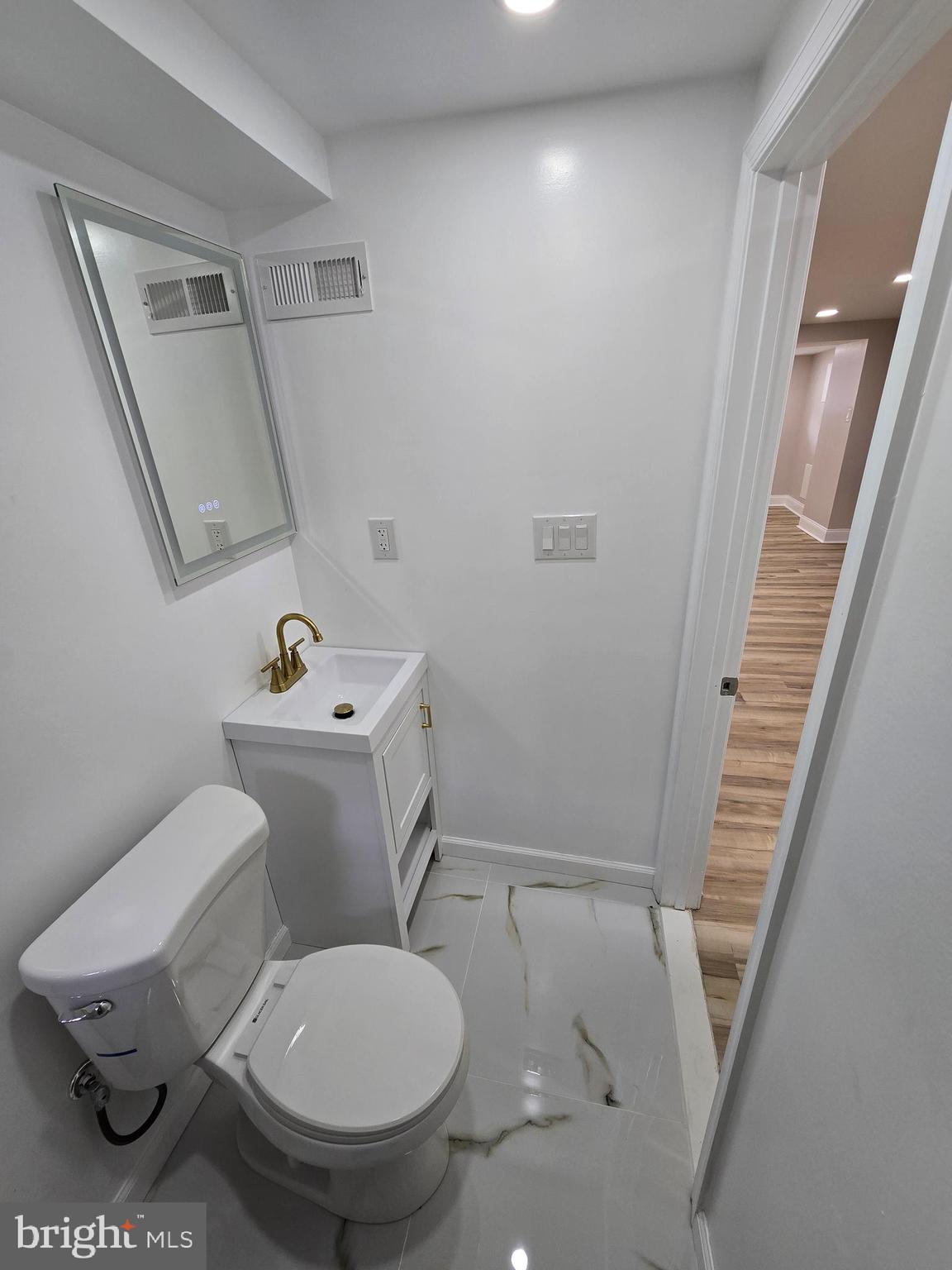 LAWNCREST - Residential