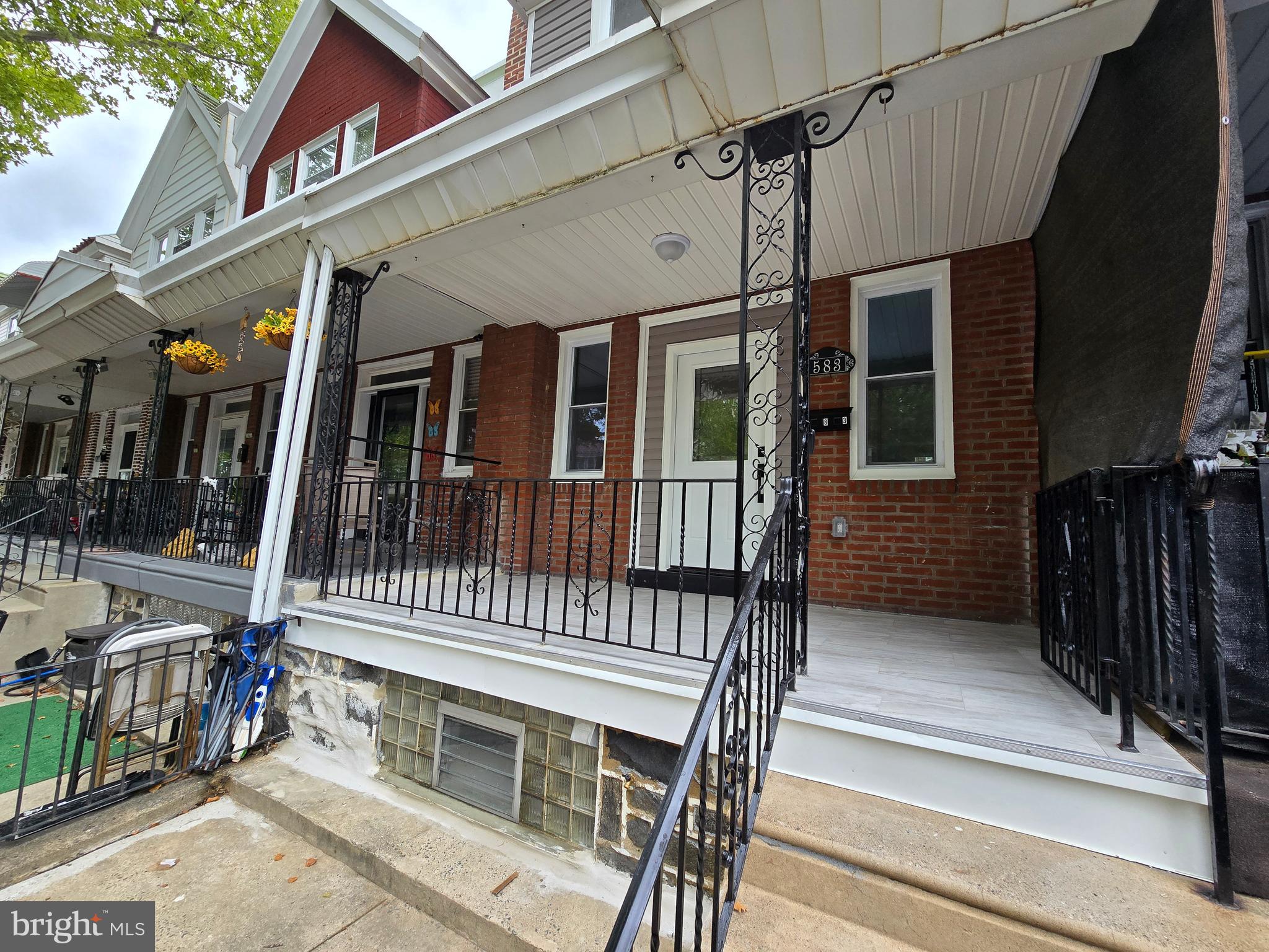 LAWNCREST - Residential