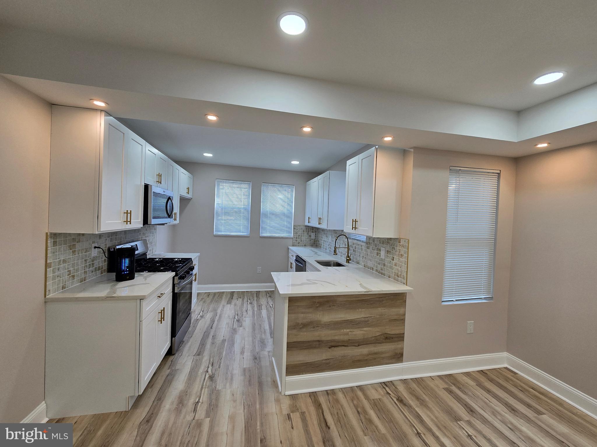 LAWNCREST - Residential