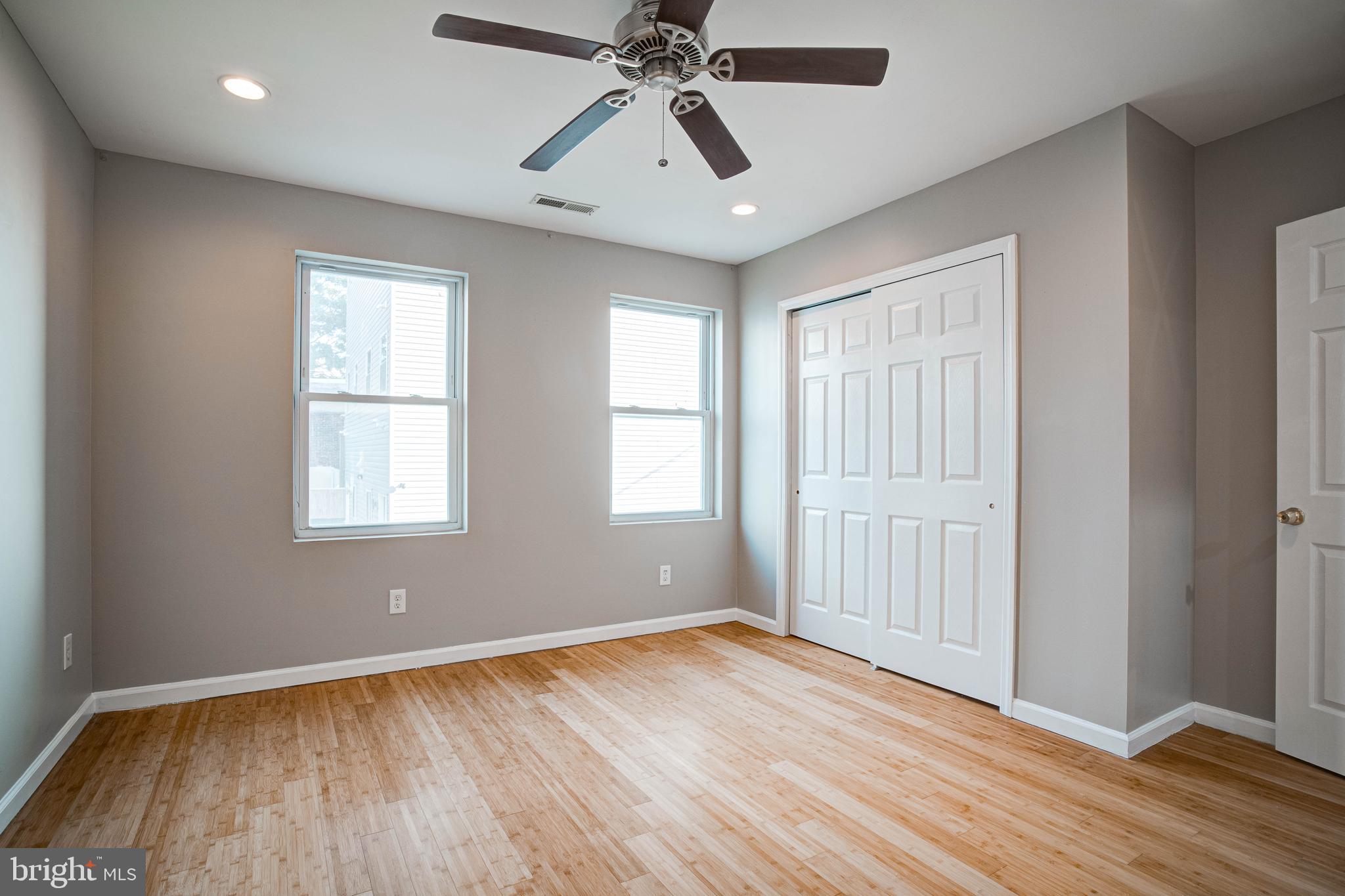 EAST KENSINGTON - Residential