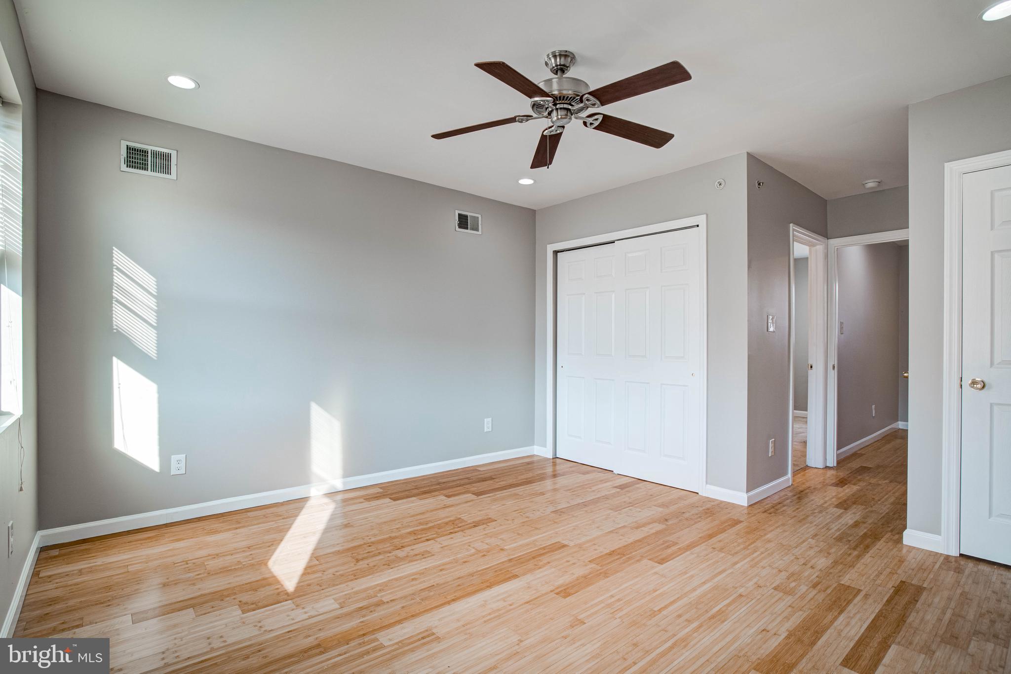 EAST KENSINGTON - Residential