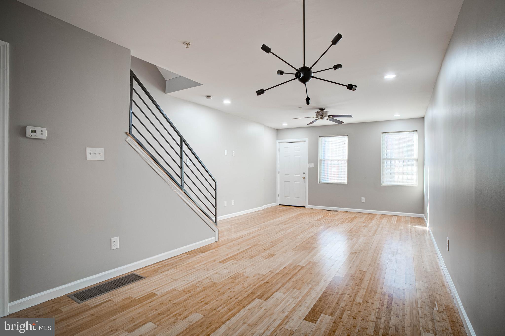 EAST KENSINGTON - Residential