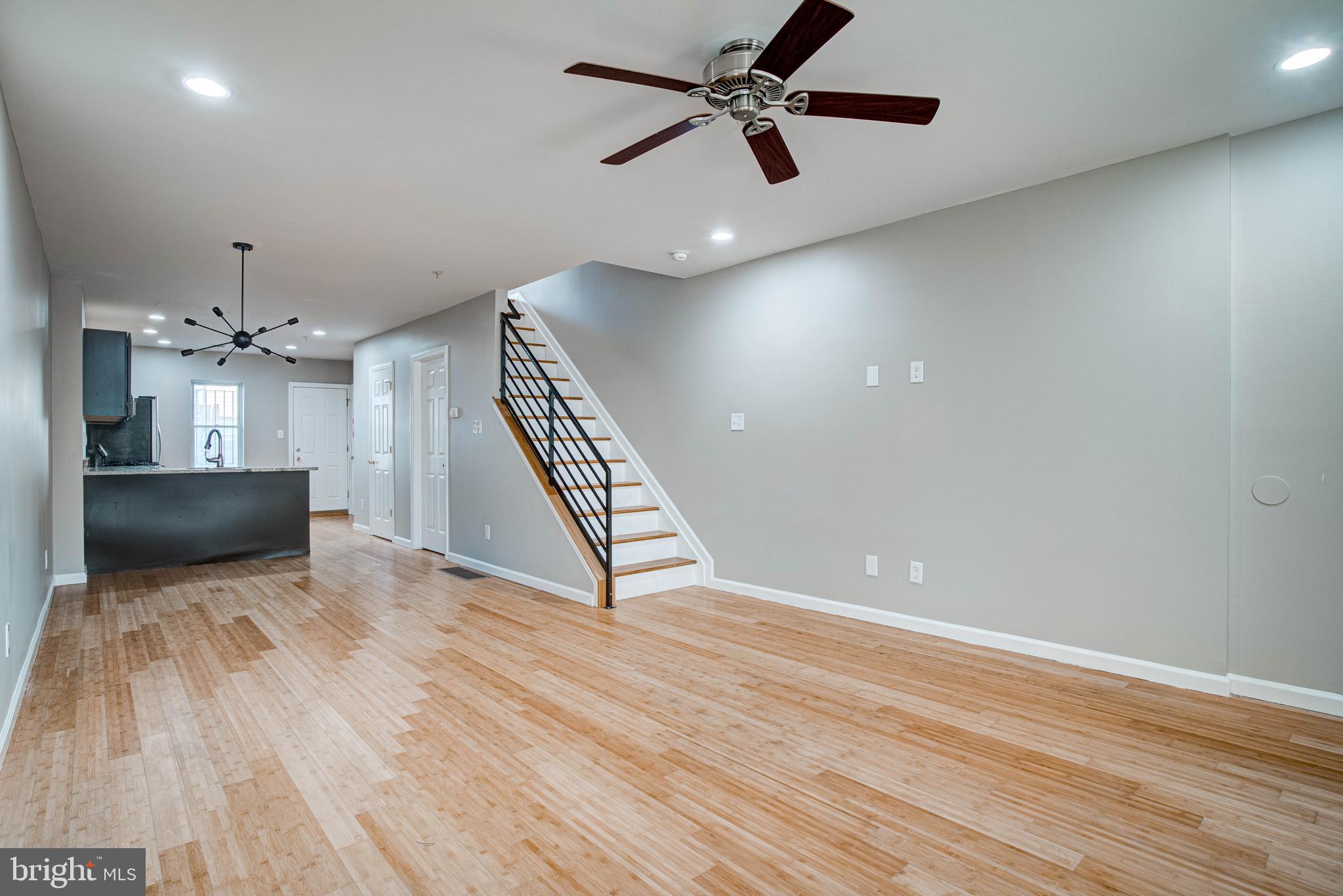 EAST KENSINGTON - Residential