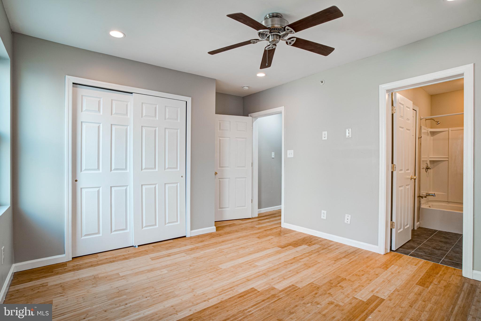 EAST KENSINGTON - Residential