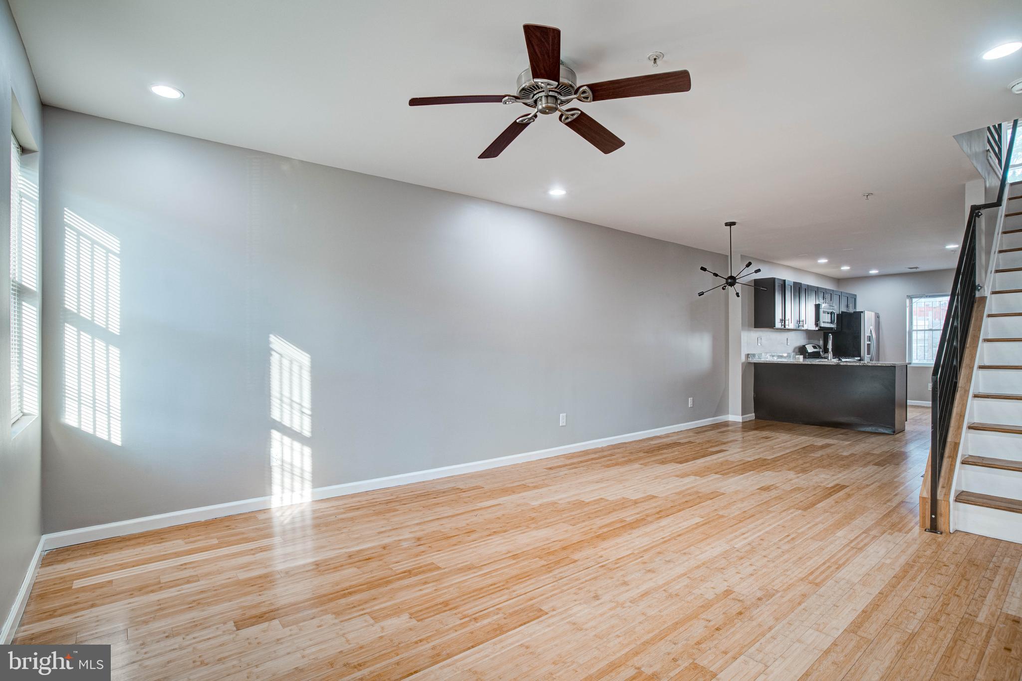 EAST KENSINGTON - Residential