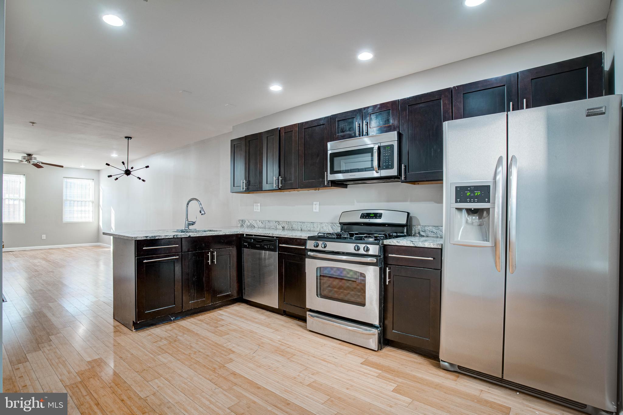 EAST KENSINGTON - Residential