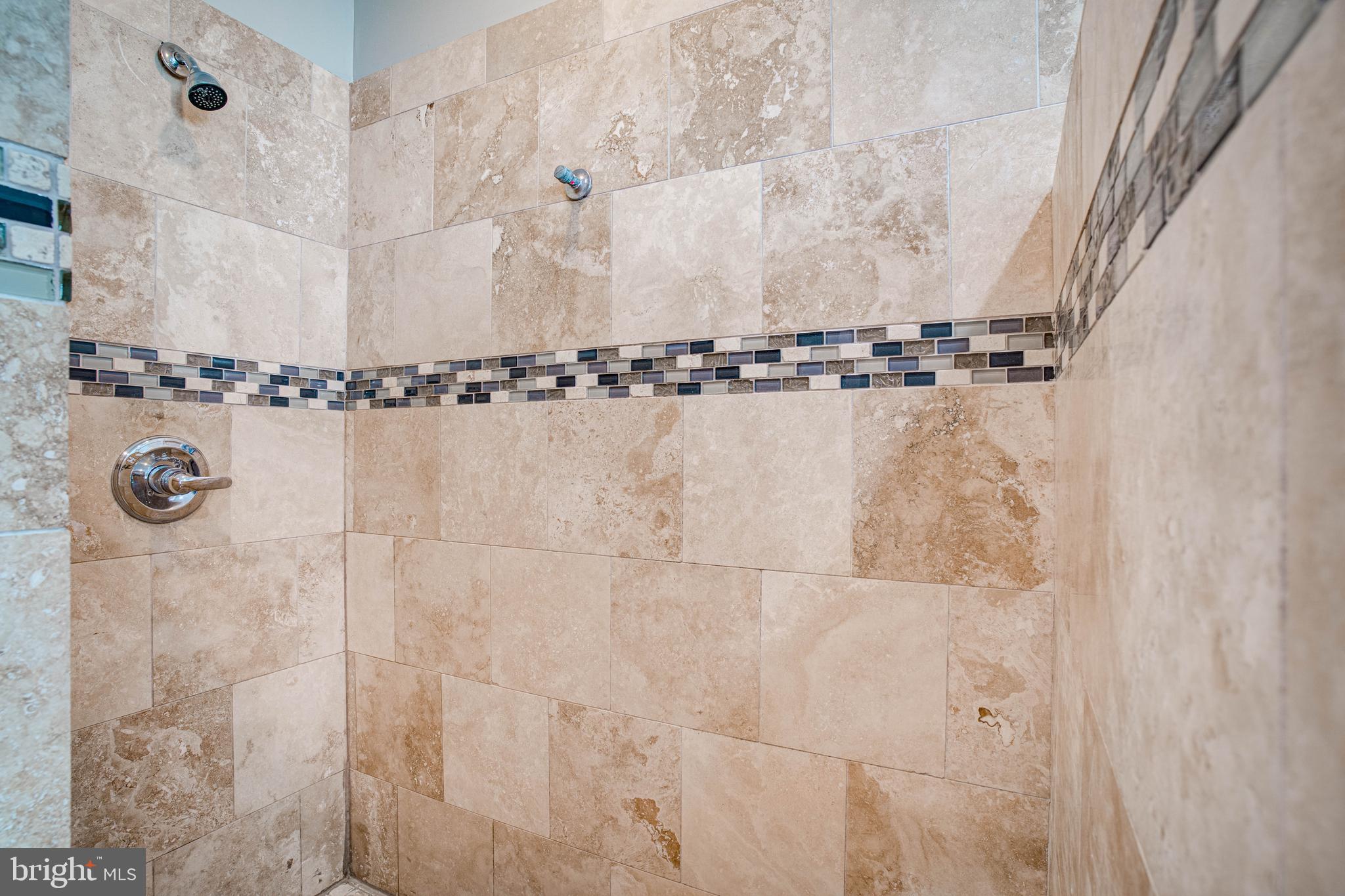 EAST KENSINGTON - Residential