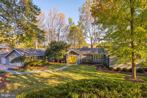 Photo of 11309 Spur Wheel Lane, POTOMAC, MD 20854 (MLS # MDMC2260834)