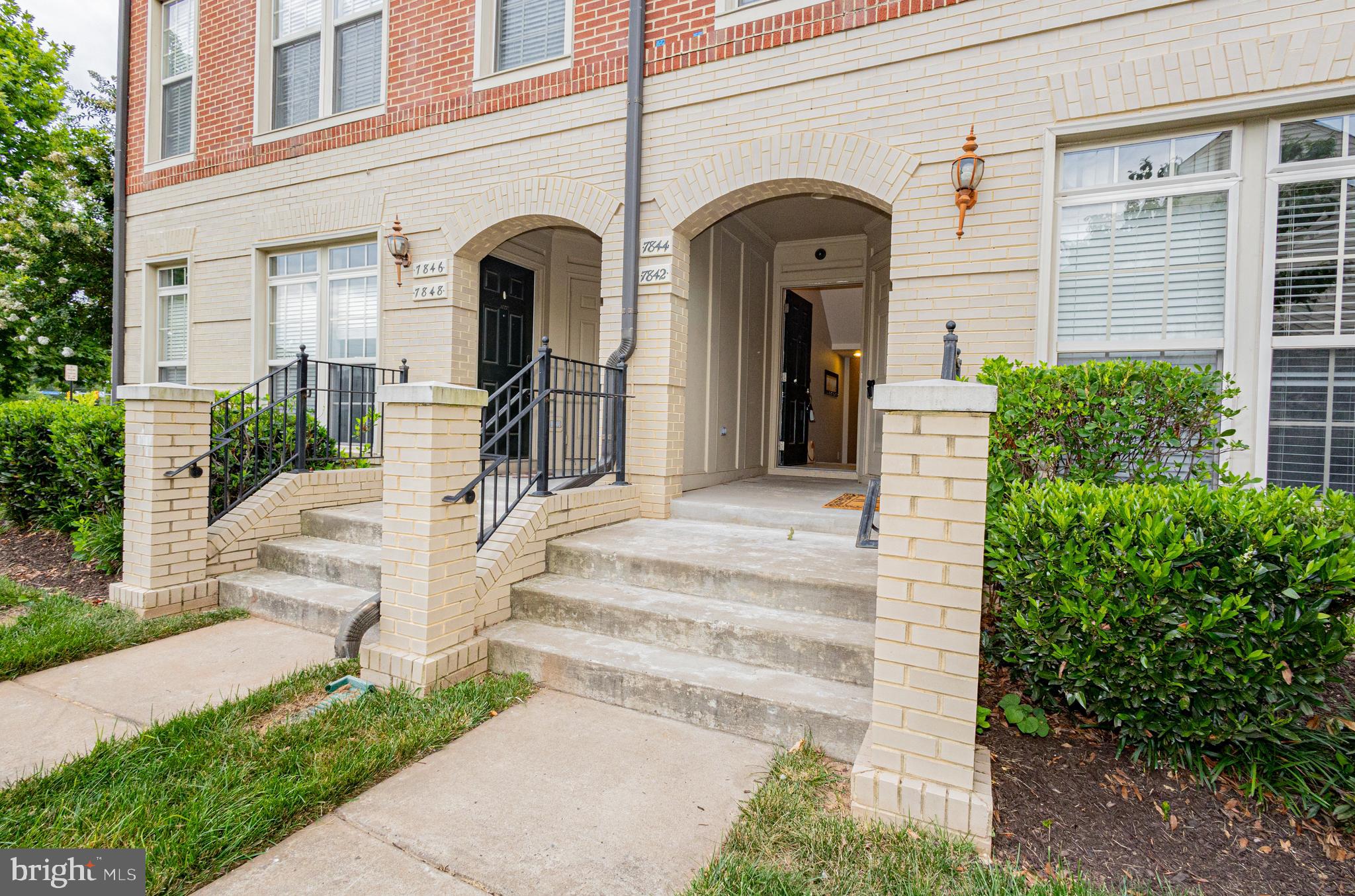 MADISON CRESCENT CONDOMINIUM - Residential