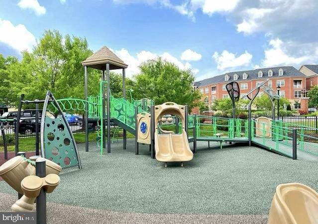 MADISON CRESCENT CONDOMINIUM - Residential