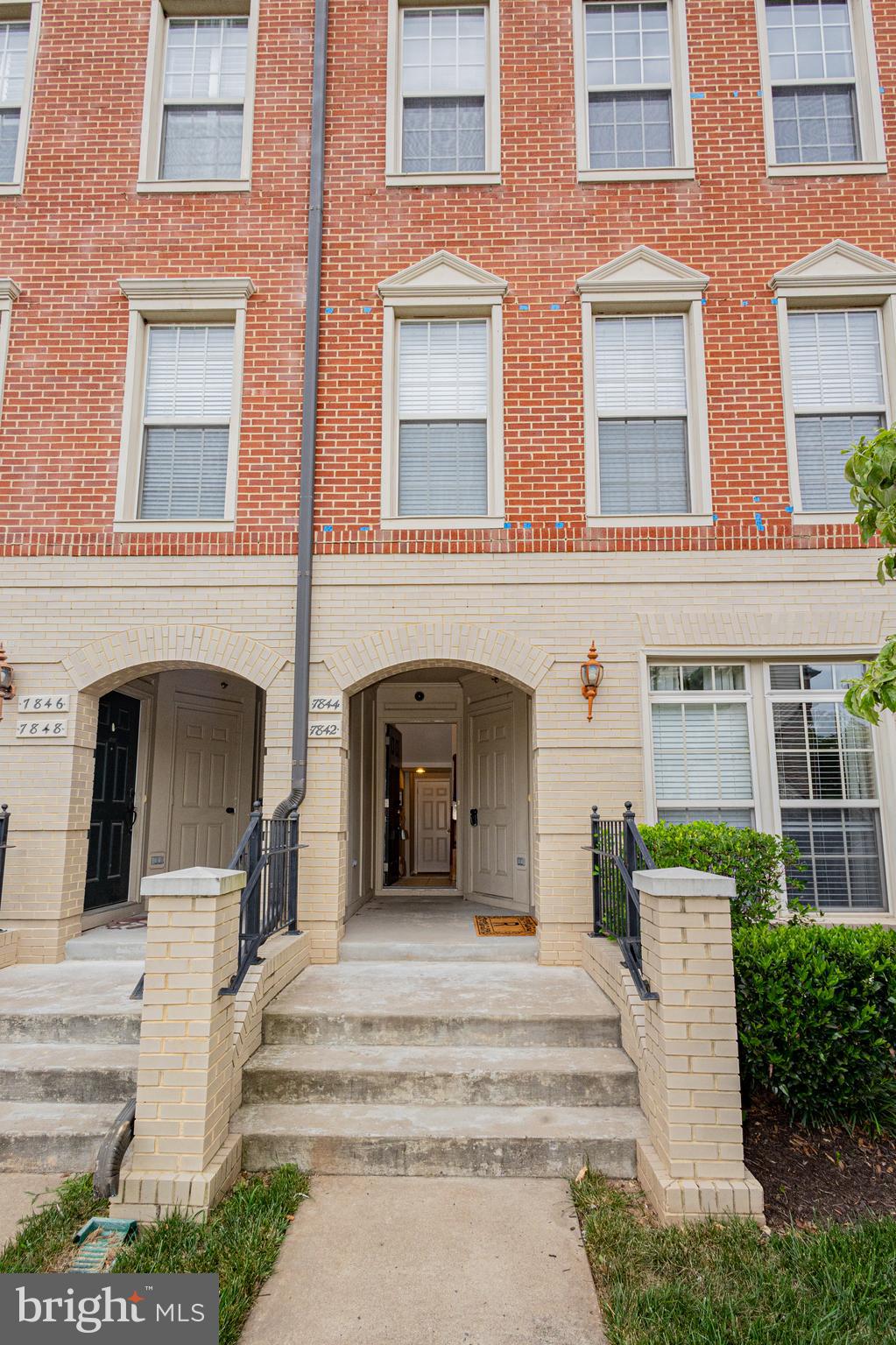 MADISON CRESCENT CONDOMINIUM - Residential