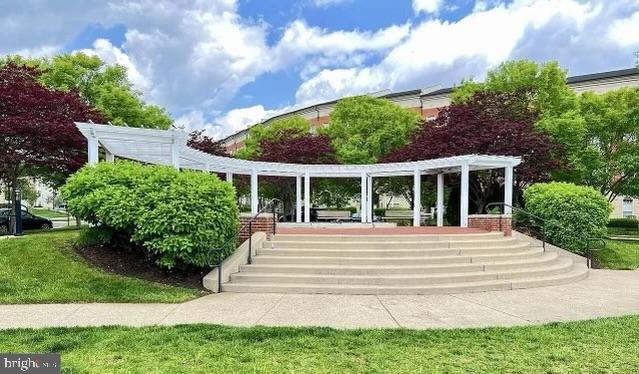 MADISON CRESCENT CONDOMINIUM - Residential